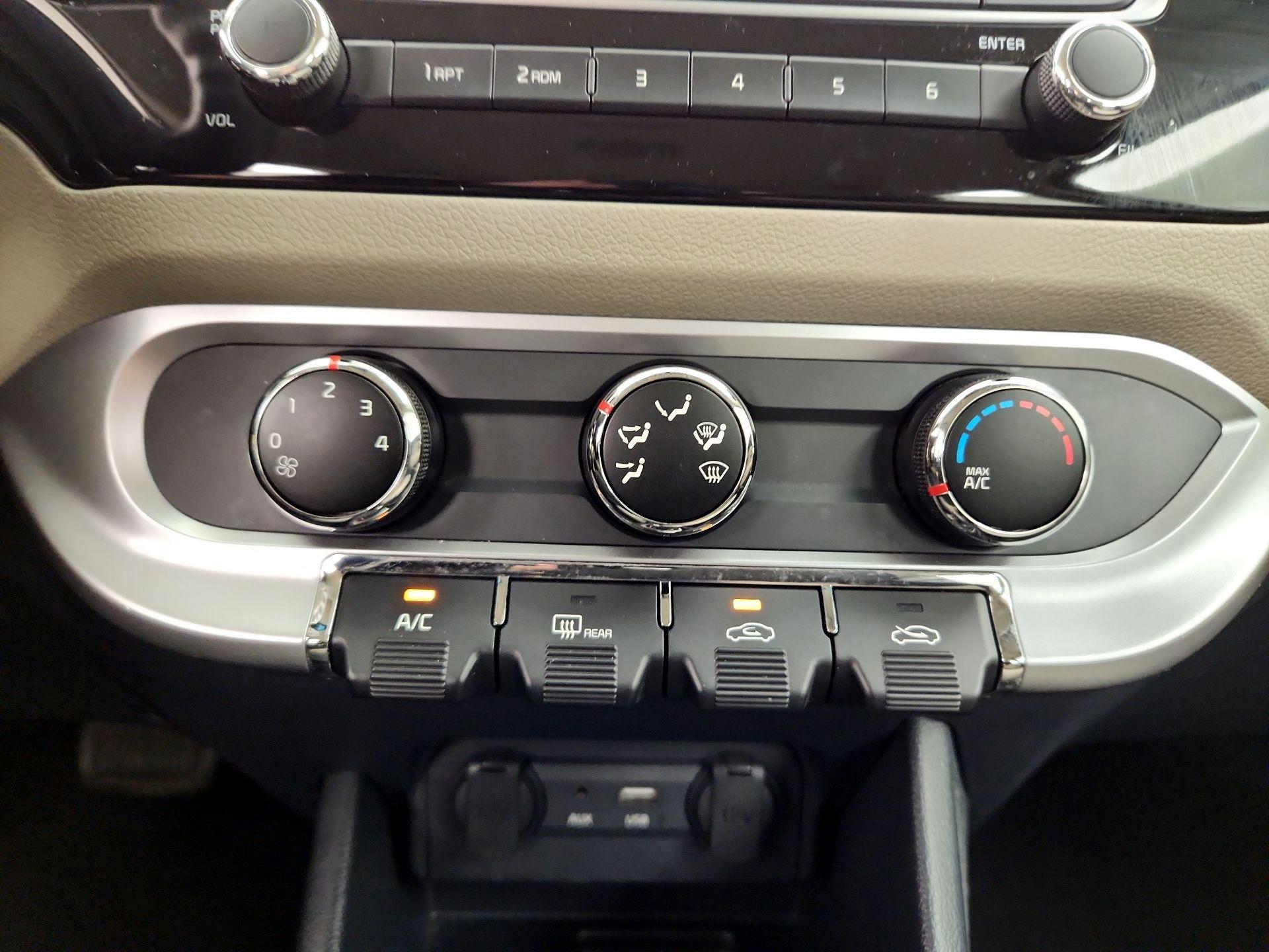 Thumbnail: 2016 Kia Rio5 - 15