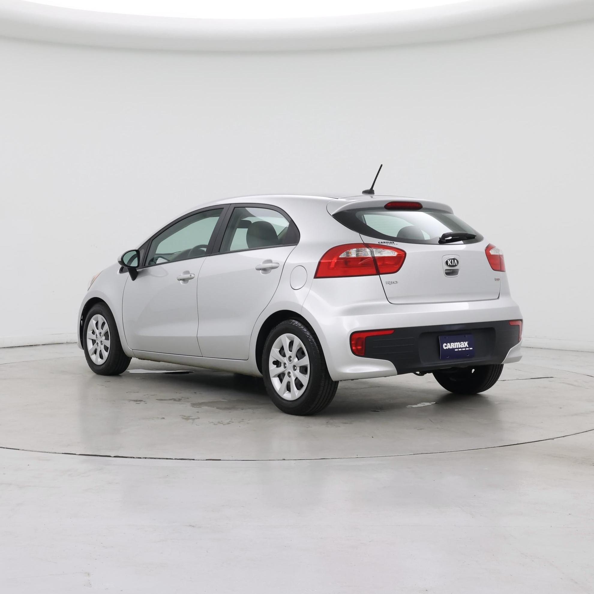 Thumbnail: 2016 Kia Rio5 - 2