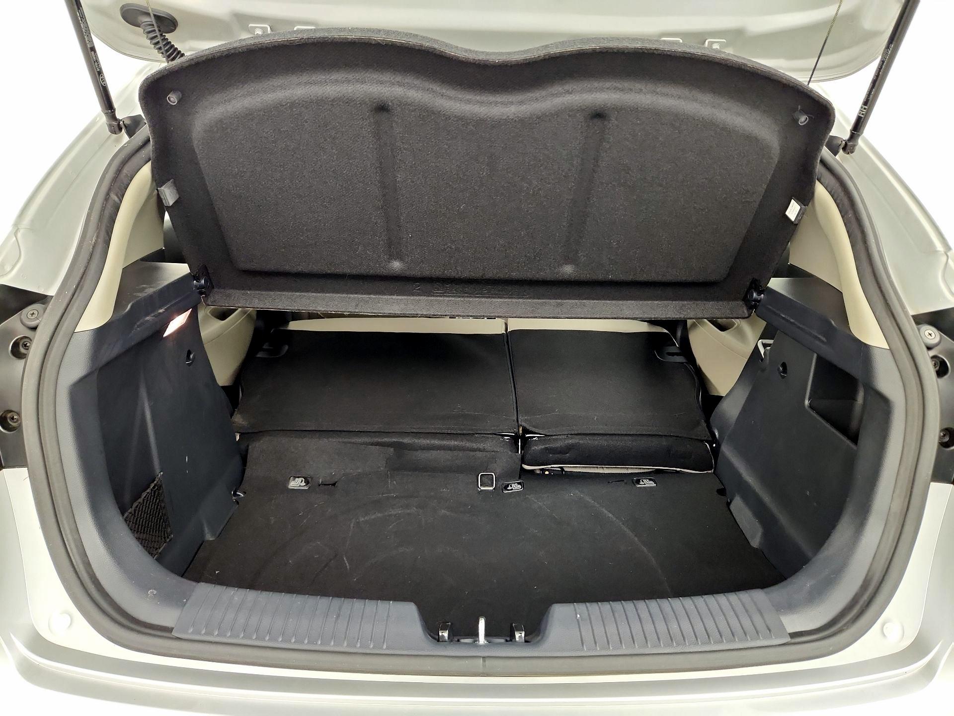 Thumbnail: 2016 Kia Rio5 - 20