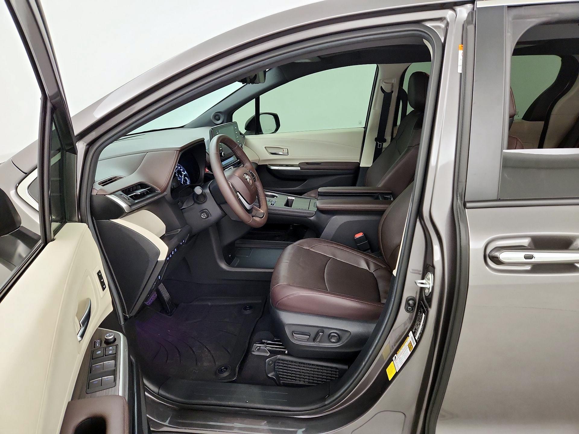 Thumbnail: 2024 Toyota Sienna - 11