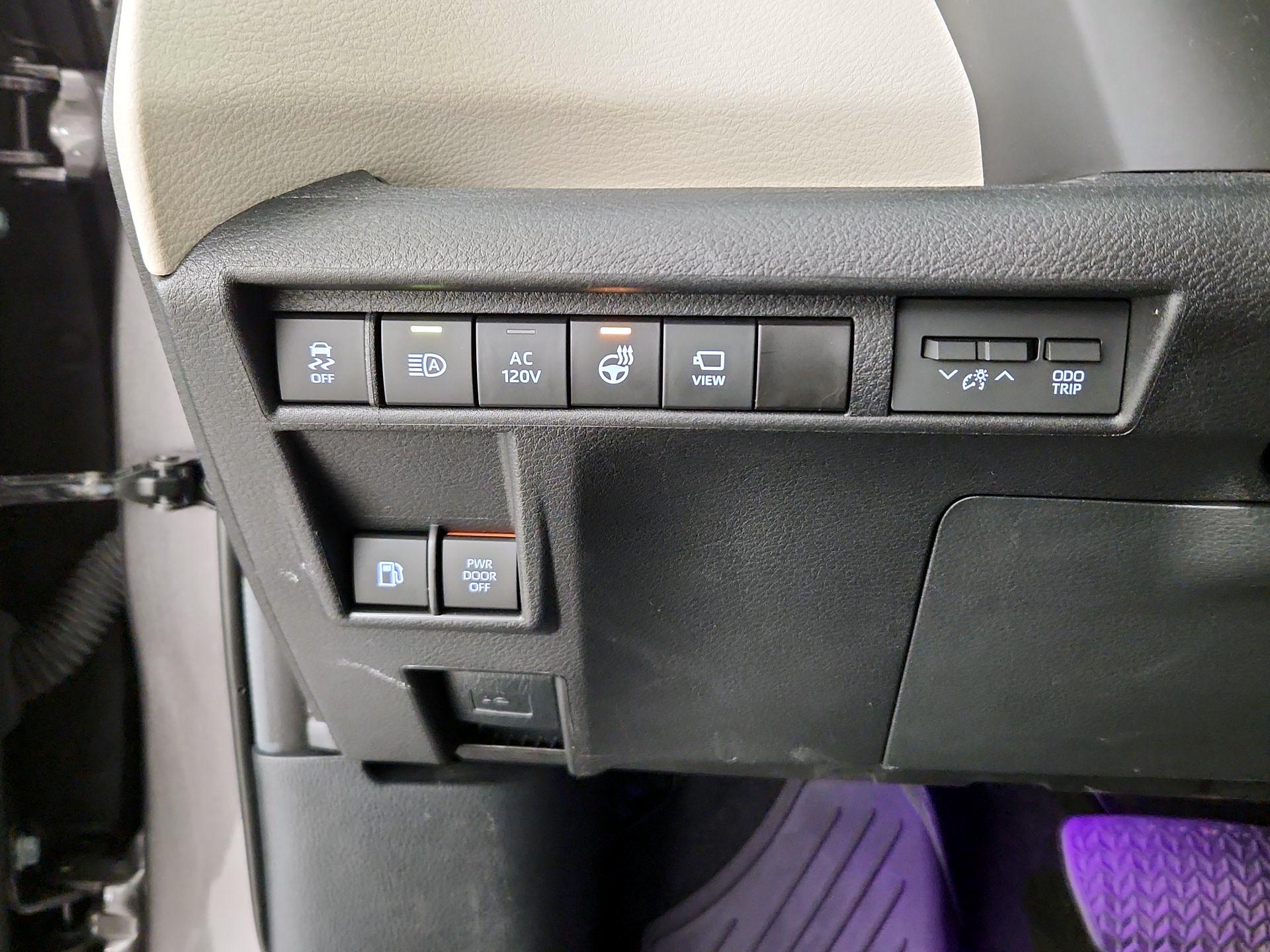 Thumbnail: 2024 Toyota Sienna - 13