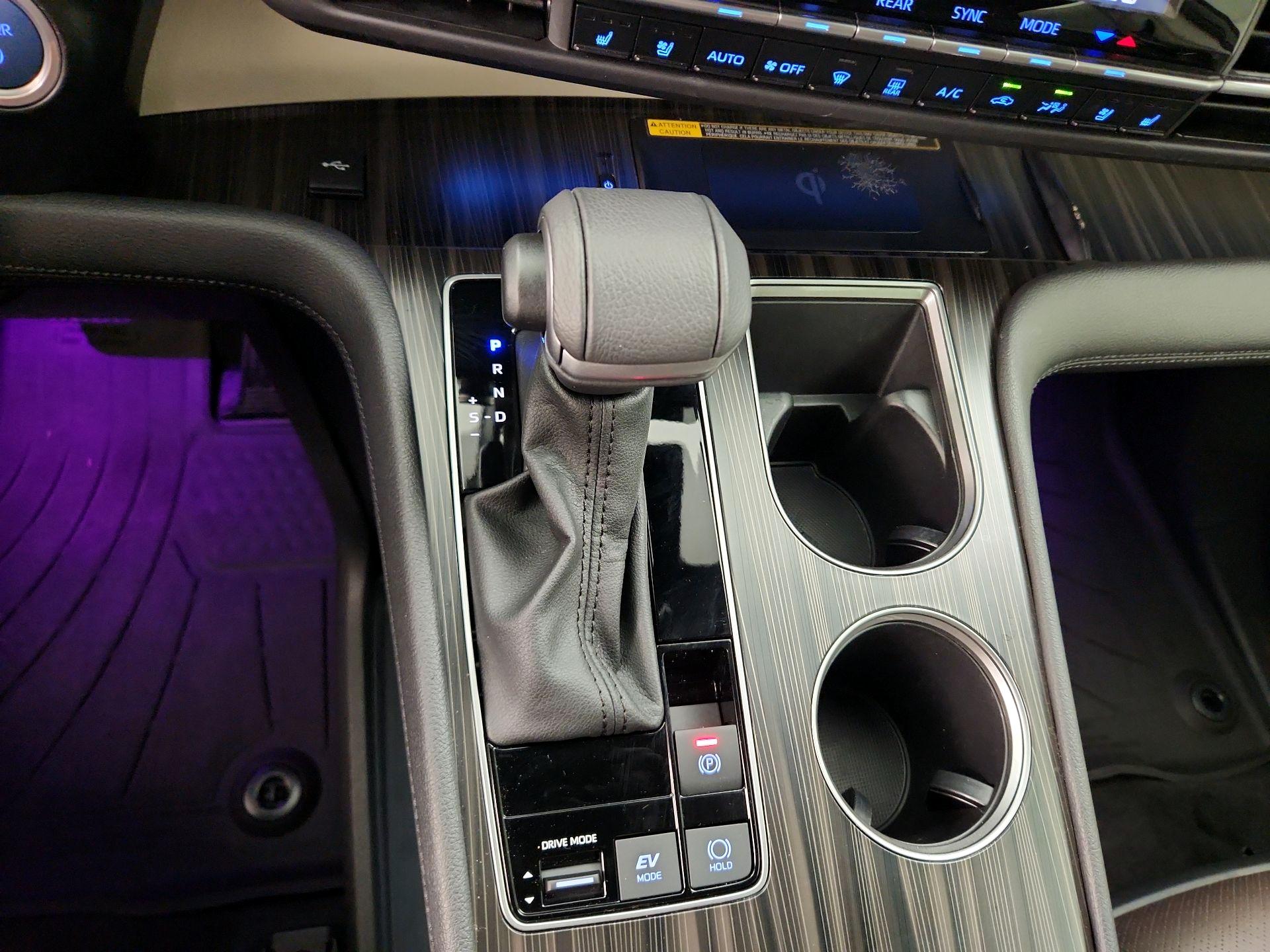 Thumbnail: 2024 Toyota Sienna - 18