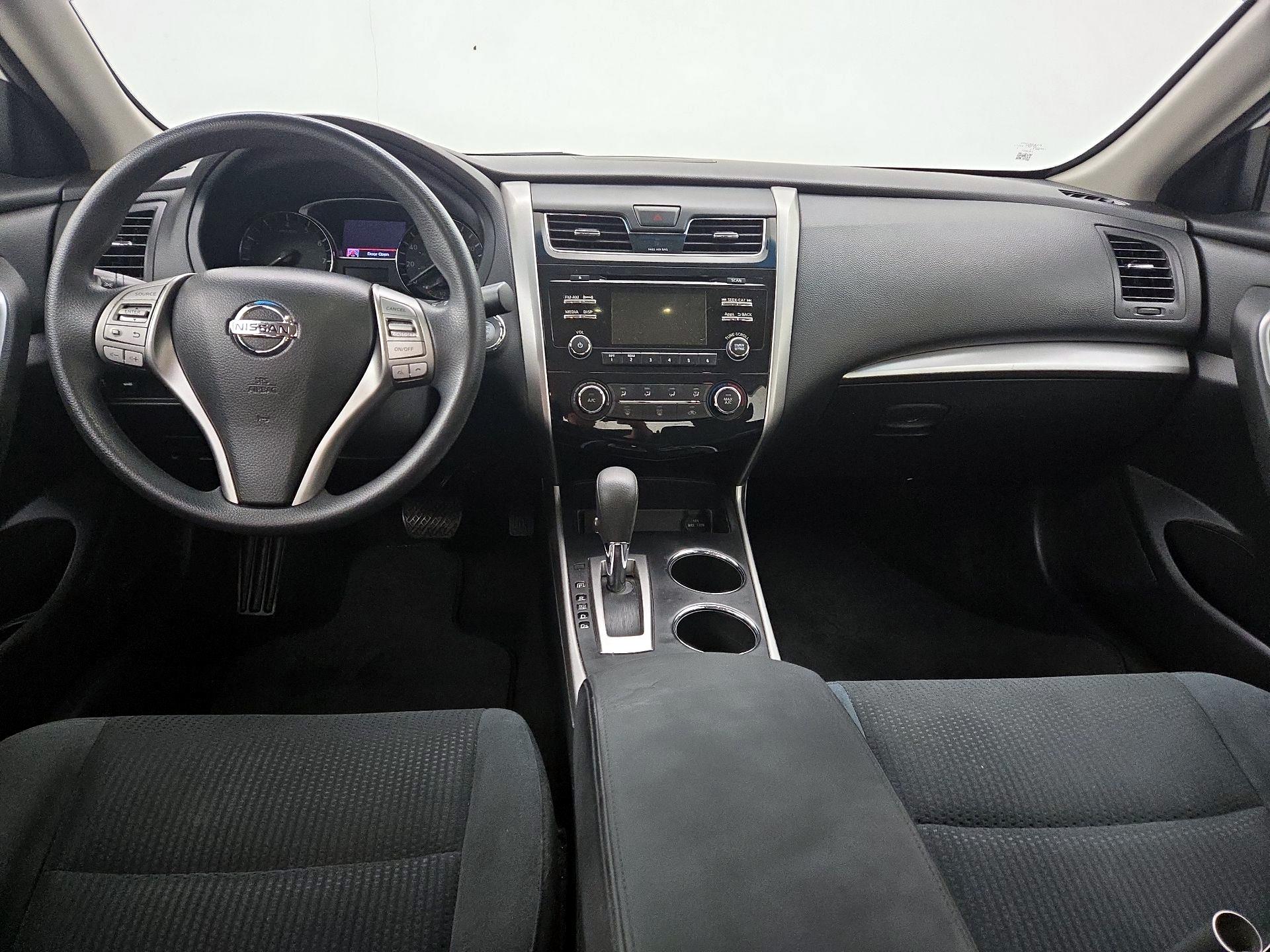 Thumbnail: 2015 Nissan Altima - 9