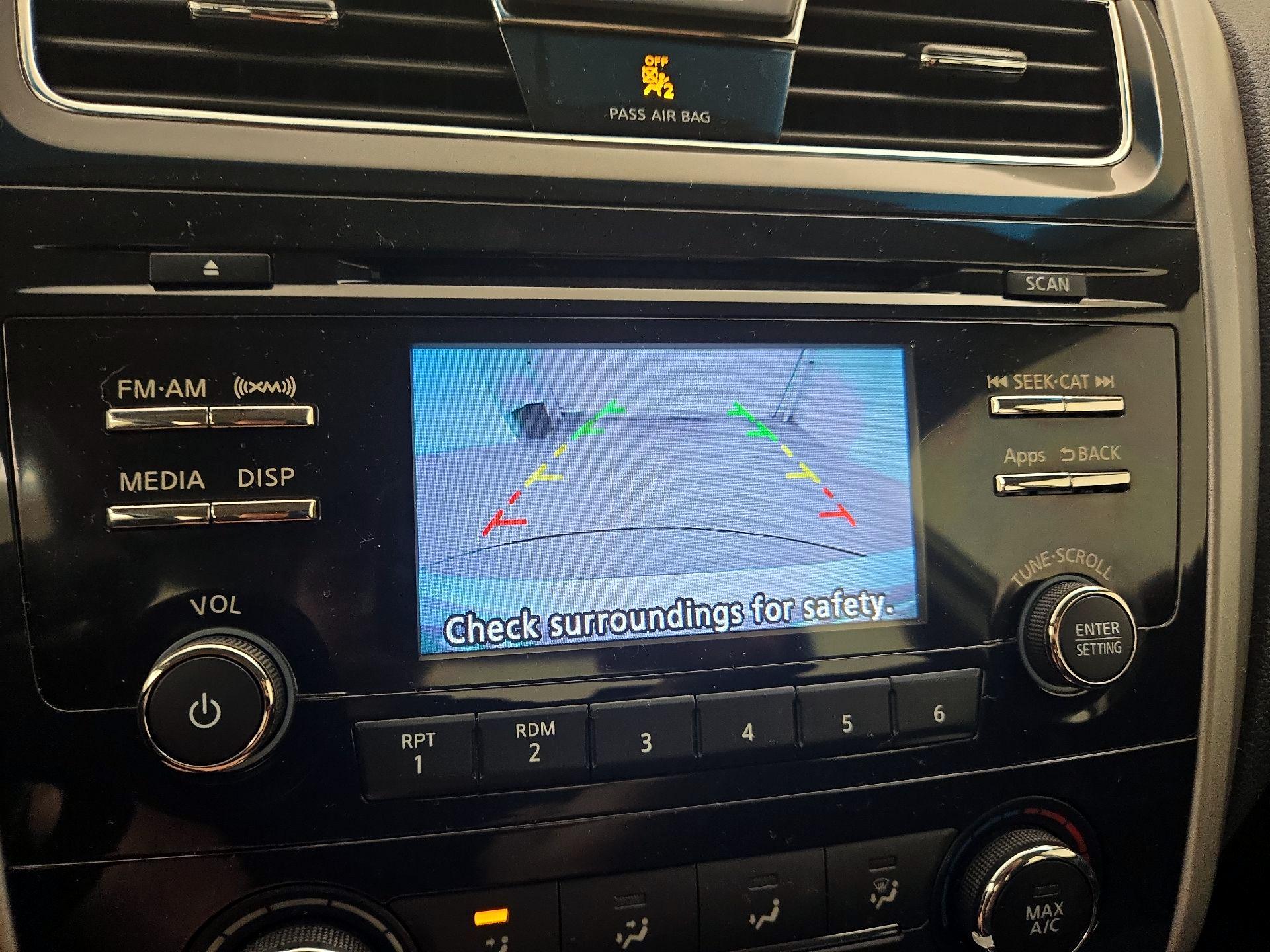 Thumbnail: 2015 Nissan Altima - 14