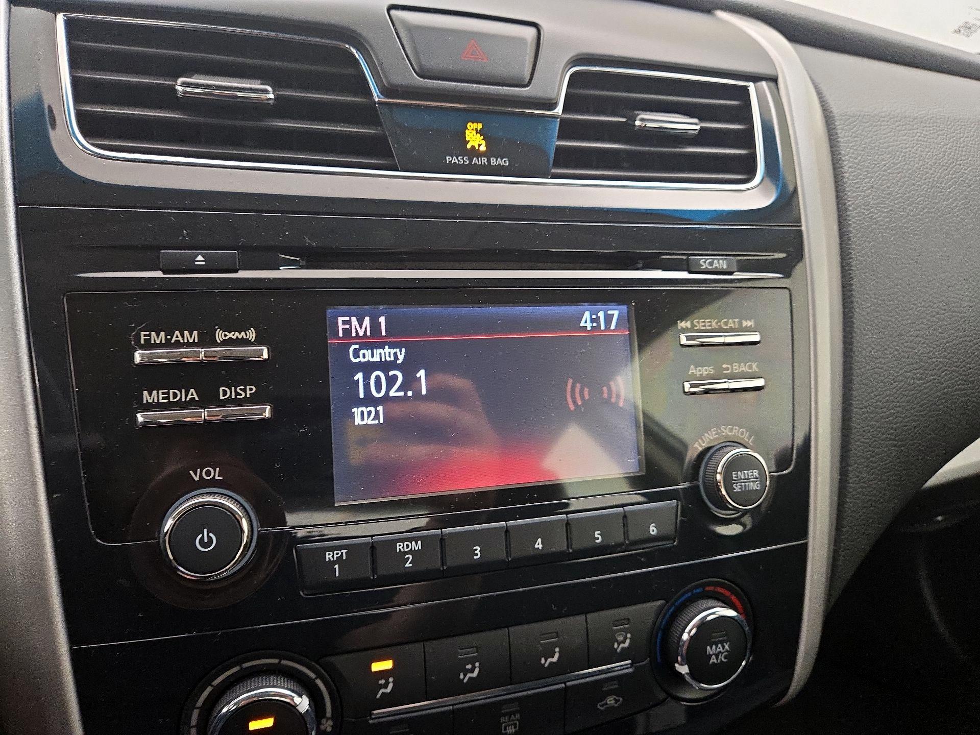 Thumbnail: 2015 Nissan Altima - 15
