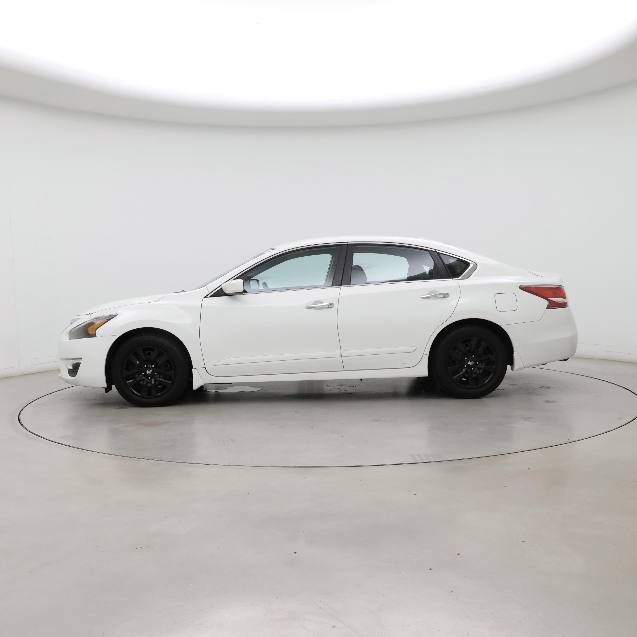 Thumbnail: 2015 Nissan Altima - 3