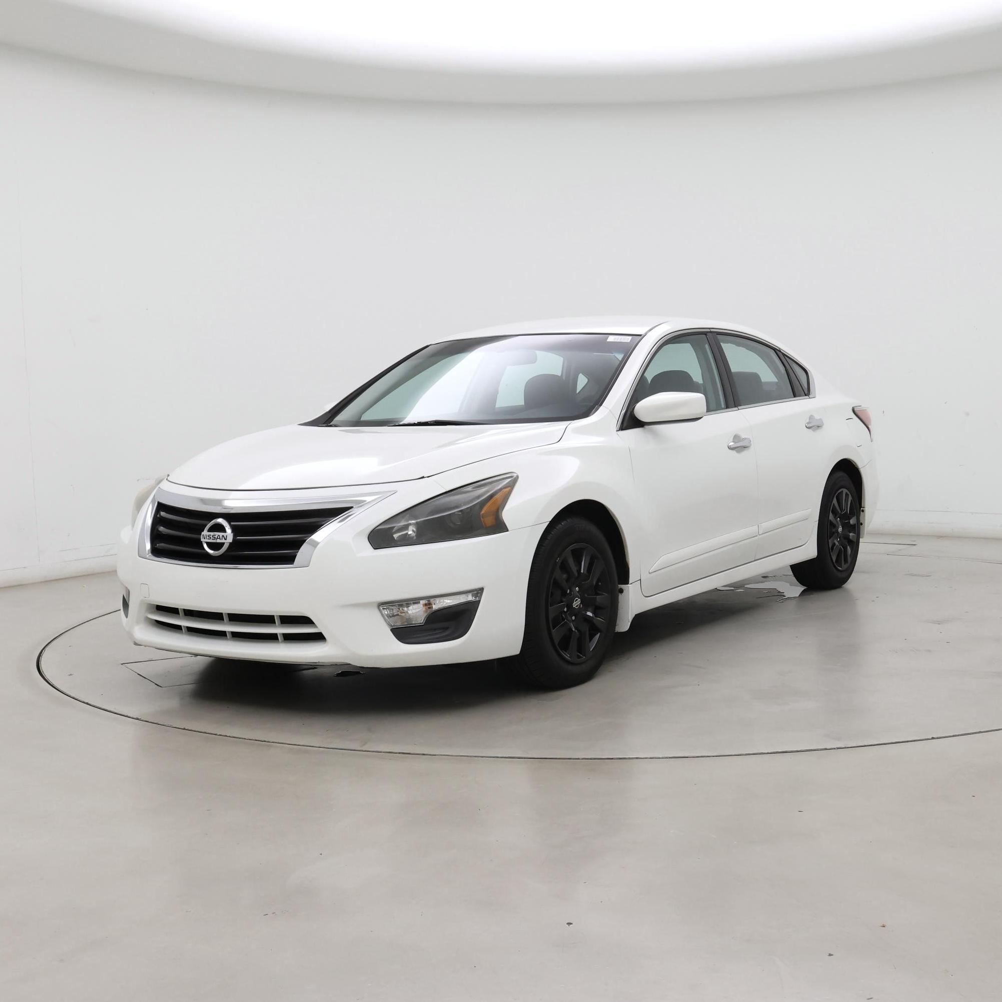 Thumbnail: 2015 Nissan Altima - 4