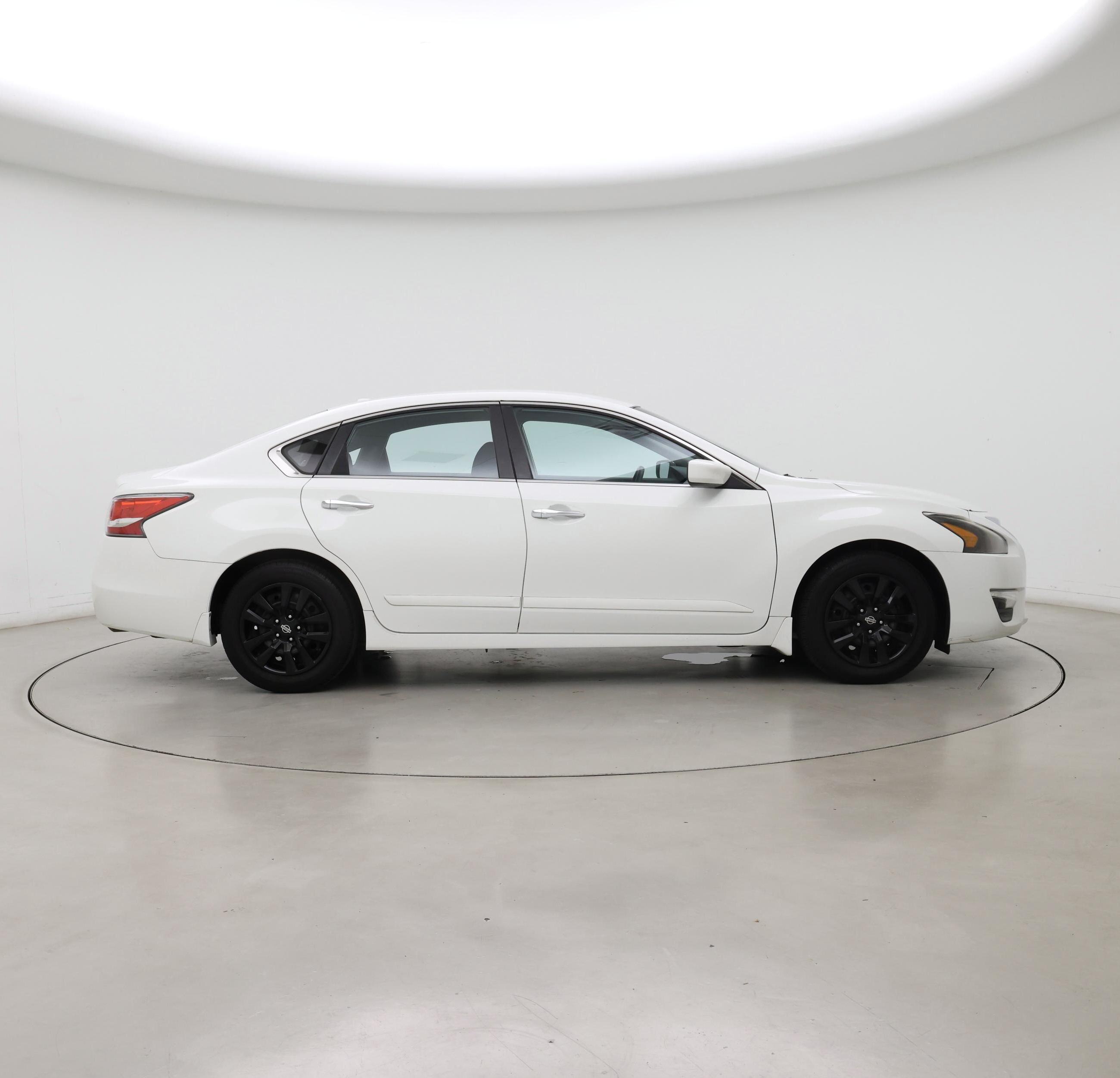 Thumbnail: 2015 Nissan Altima - 7