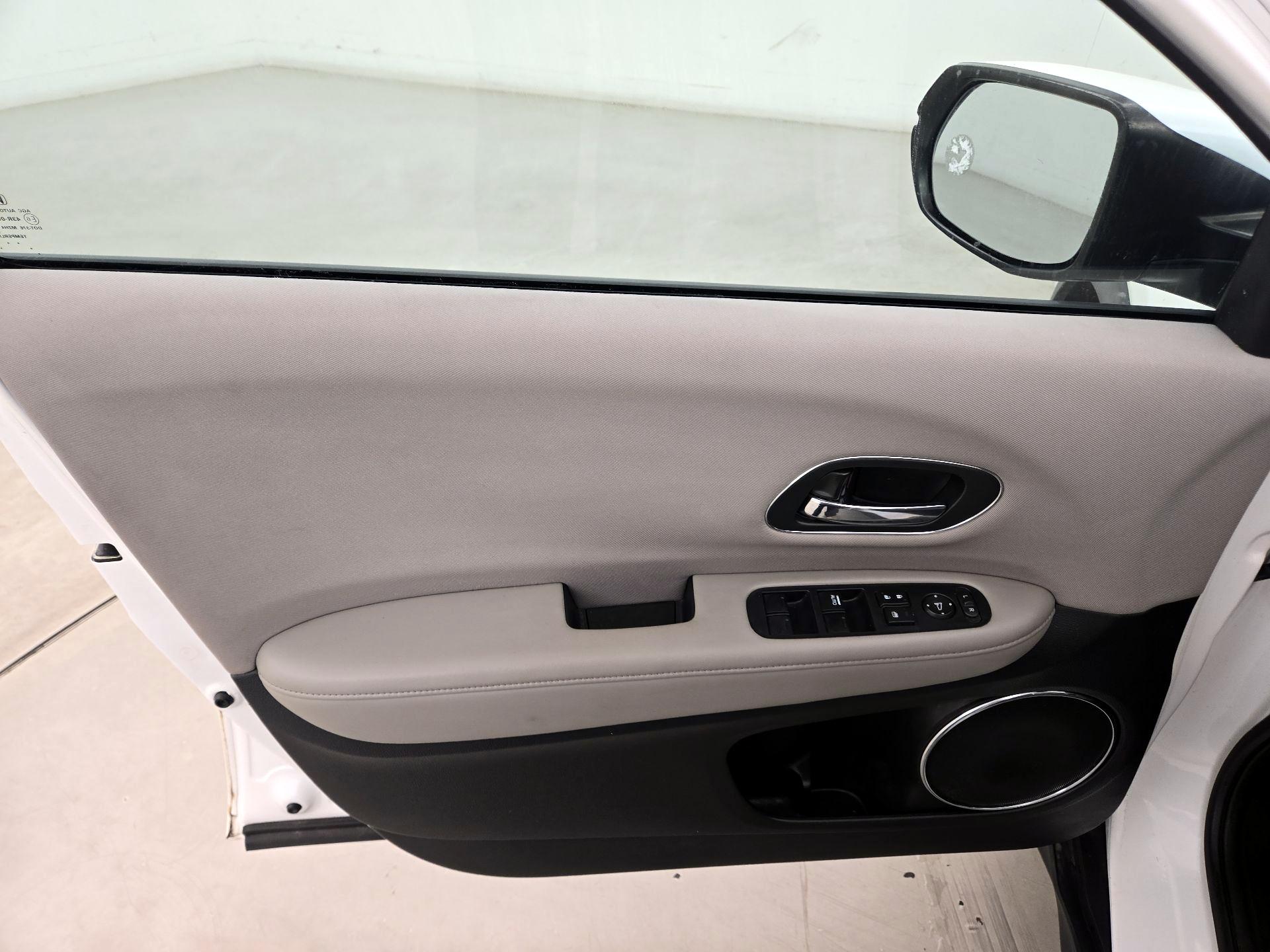 Thumbnail: 2017 Honda HR-V - 12