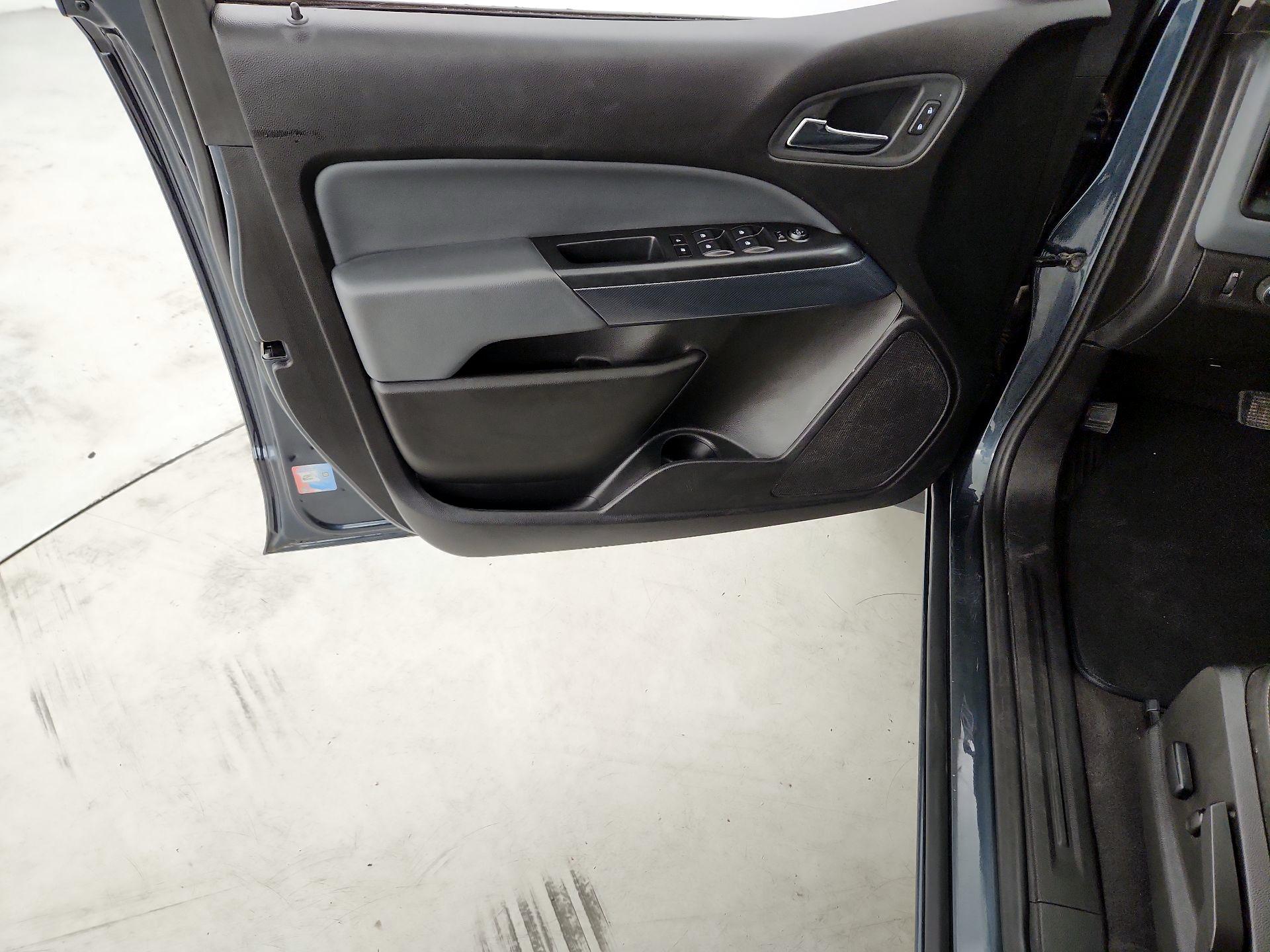 Thumbnail: 2019 Chevrolet Colorado - 12
