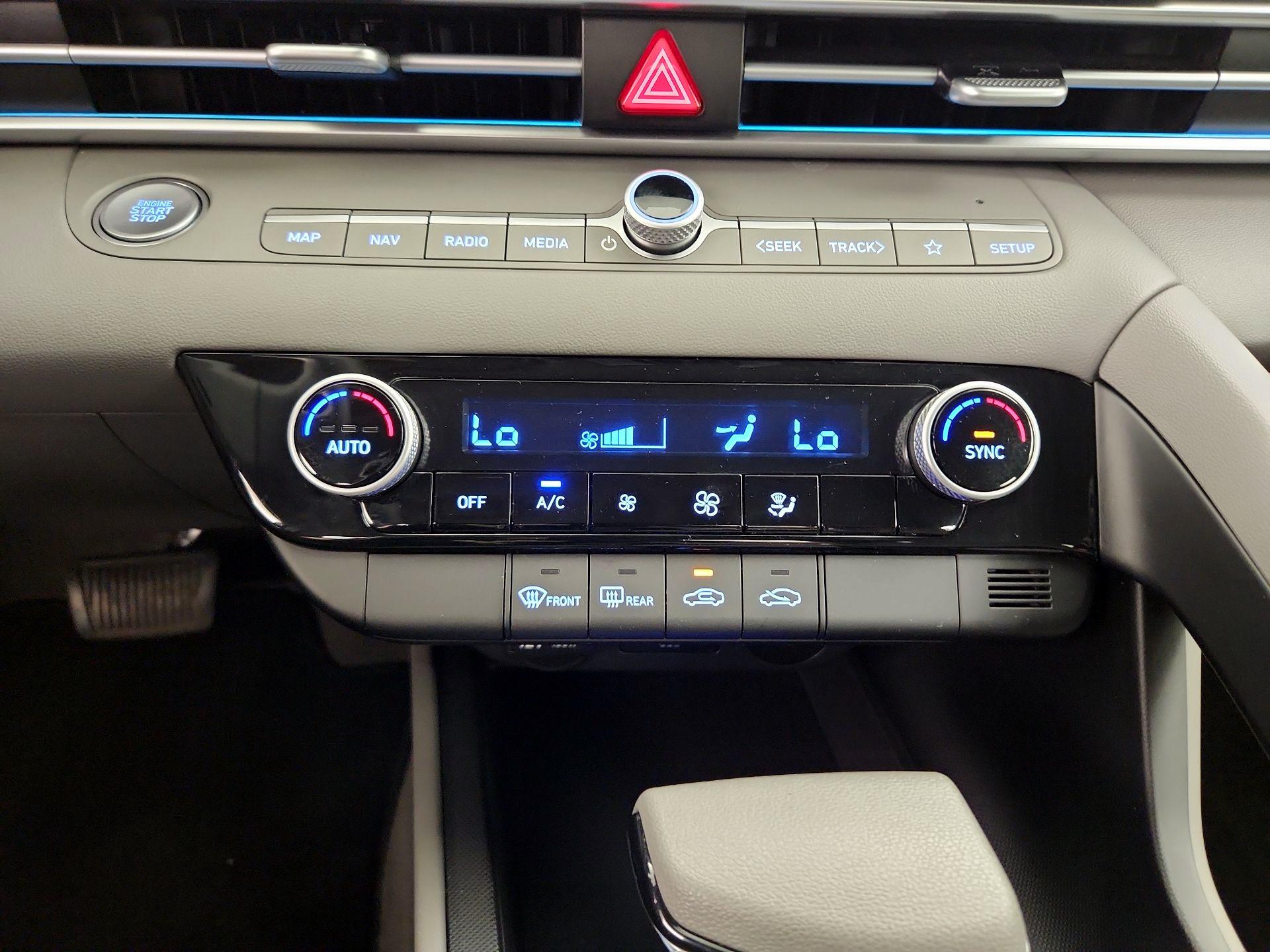 Thumbnail: 2024 Hyundai Elantra - 17