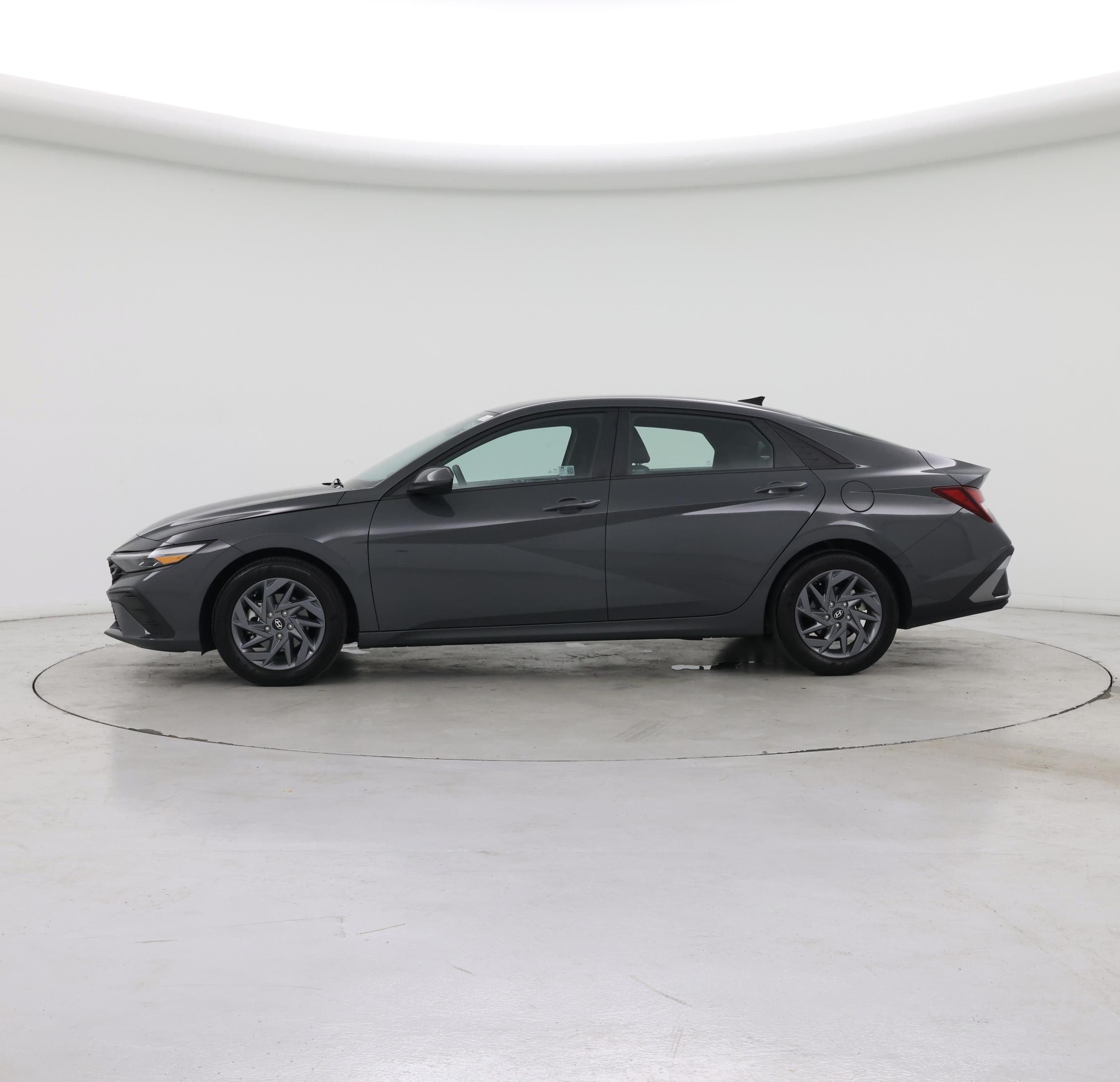Thumbnail: 2024 Hyundai Elantra - 3