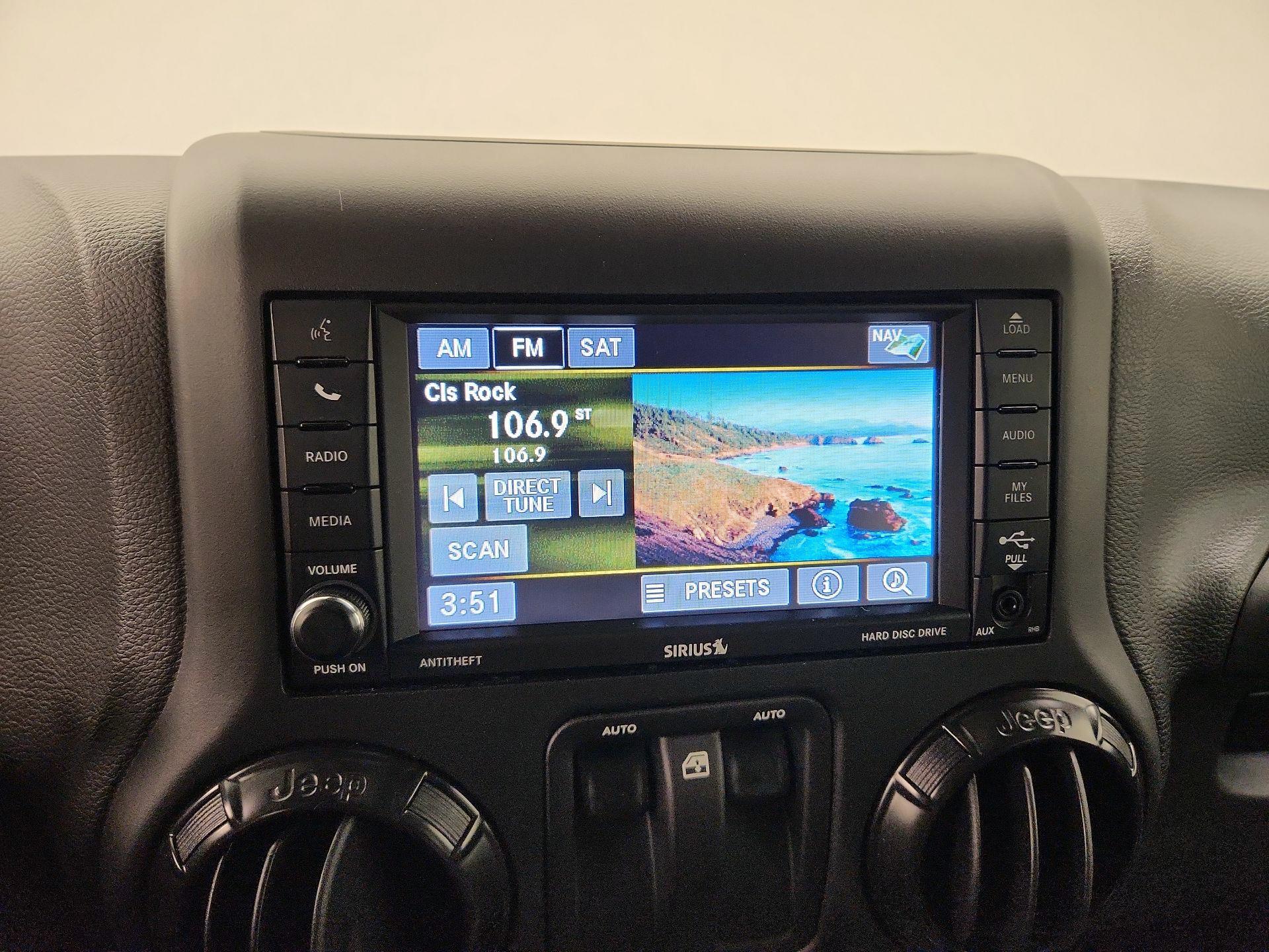 Thumbnail: 2018 Jeep Wrangler - 15
