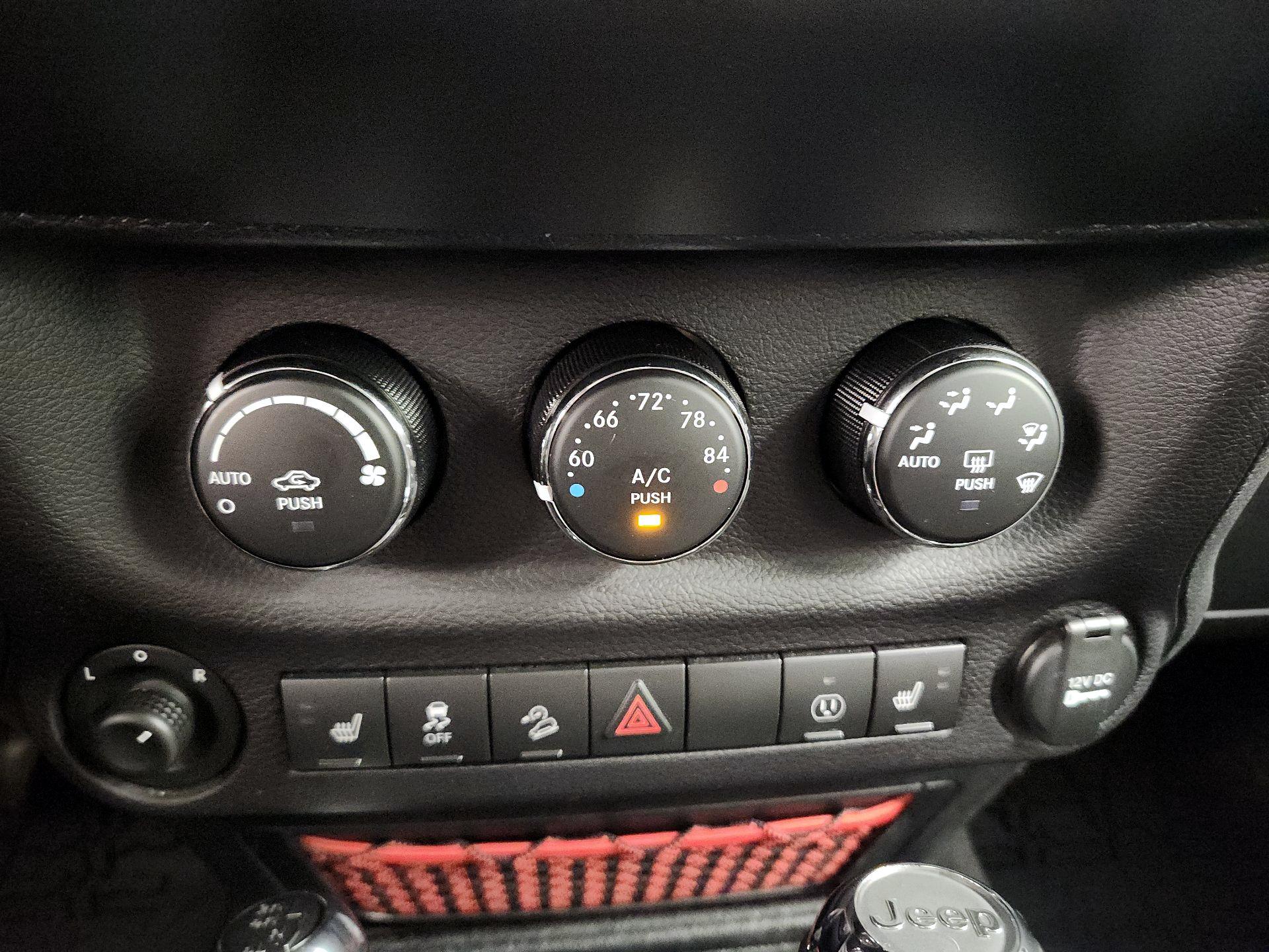 Thumbnail: 2018 Jeep Wrangler - 16