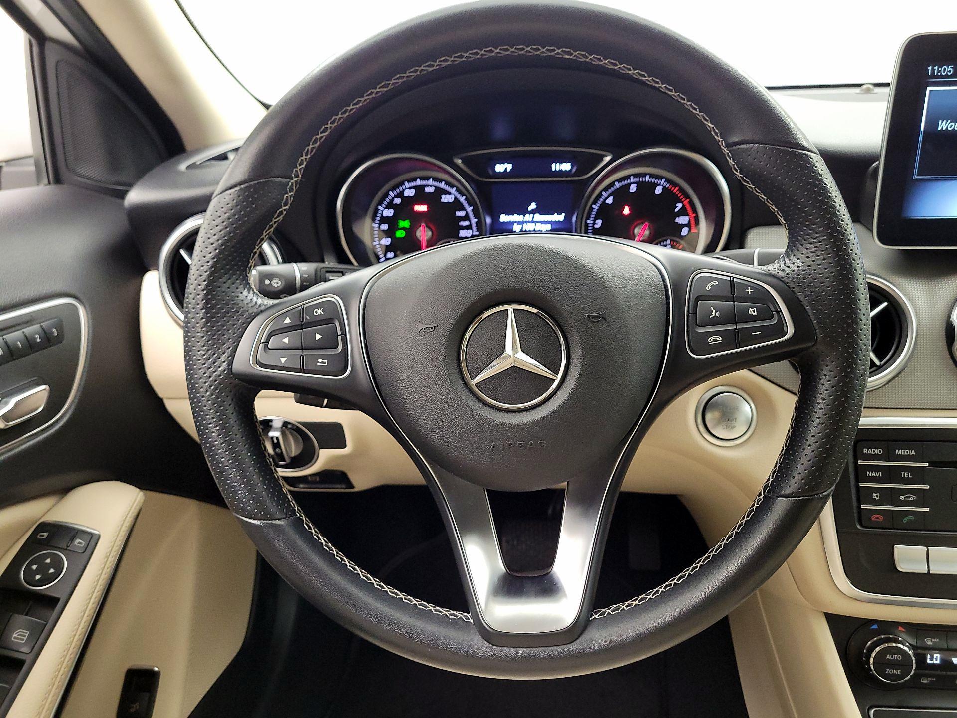 Thumbnail: 2020 Mercedes-Benz GLA - 10