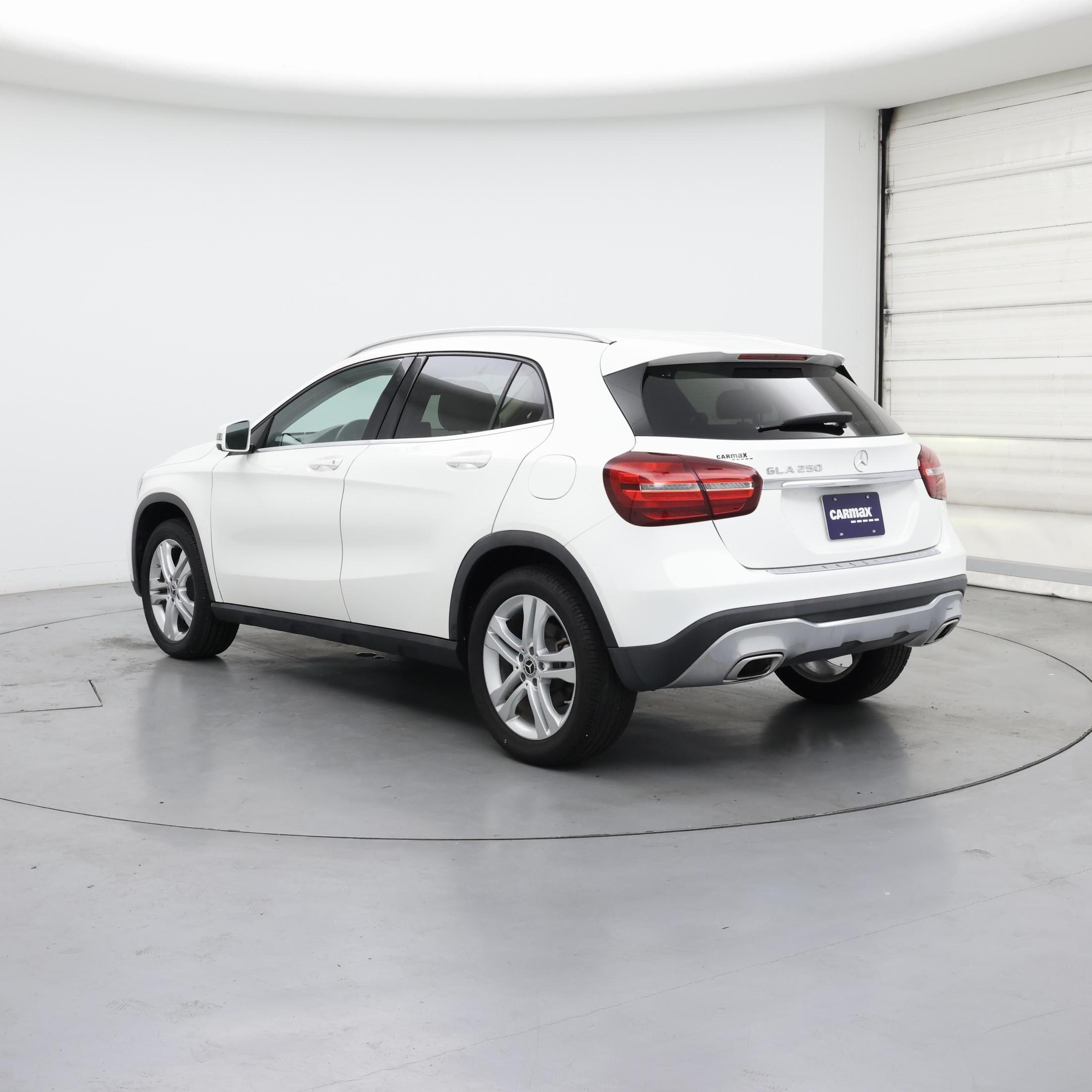 Thumbnail: 2020 Mercedes-Benz GLA - 2