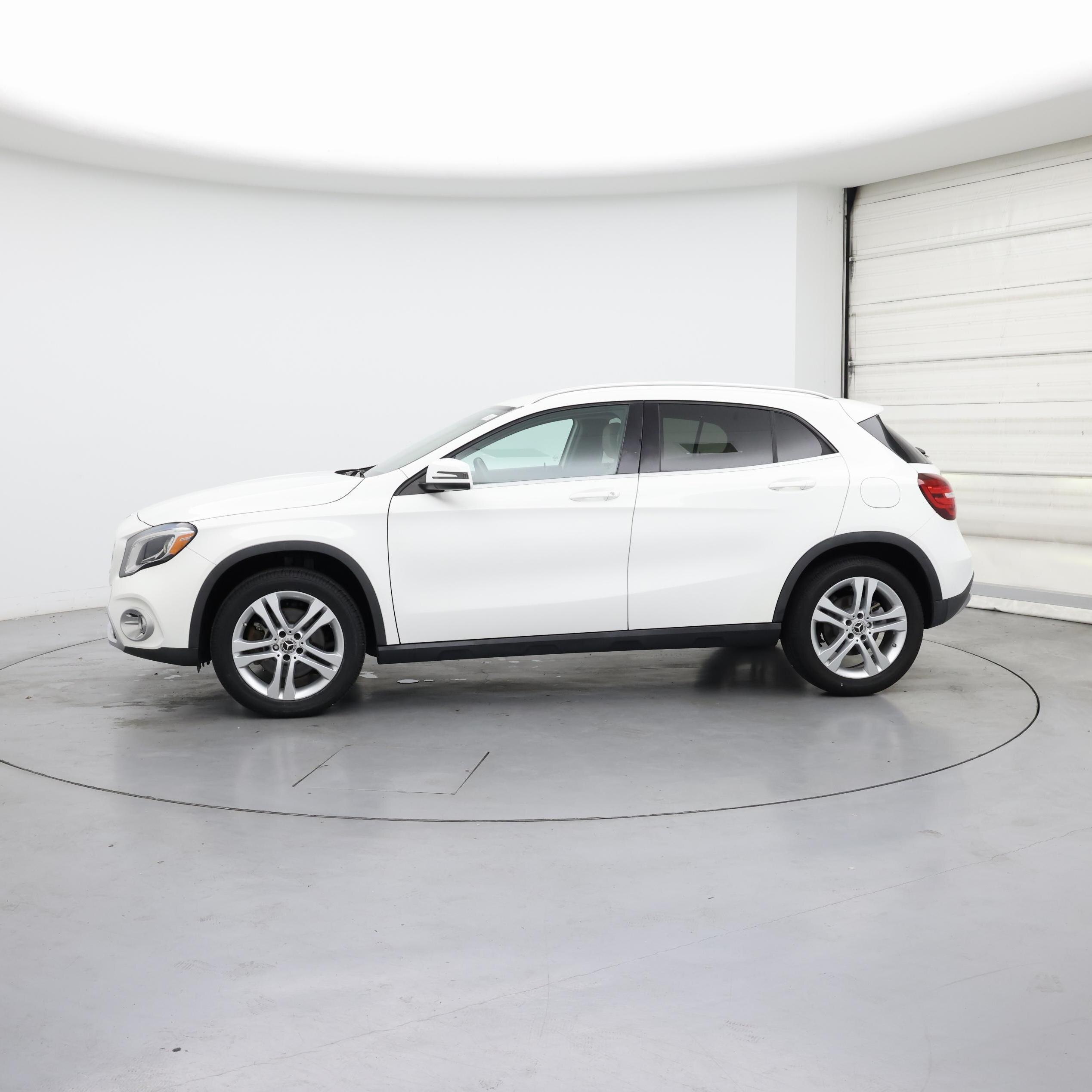 Thumbnail: 2020 Mercedes-Benz GLA - 3