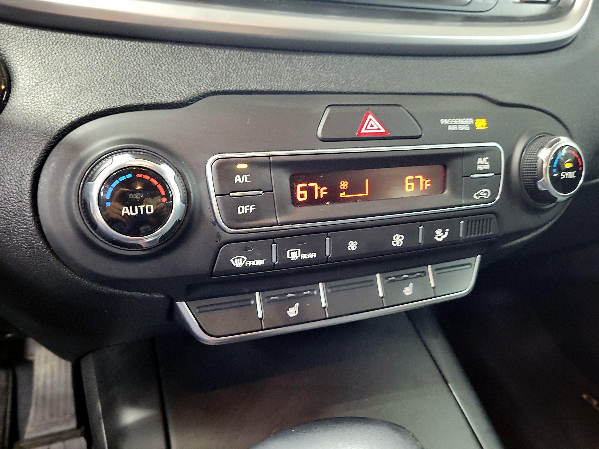 Thumbnail: 2020 Kia Sorento - 14