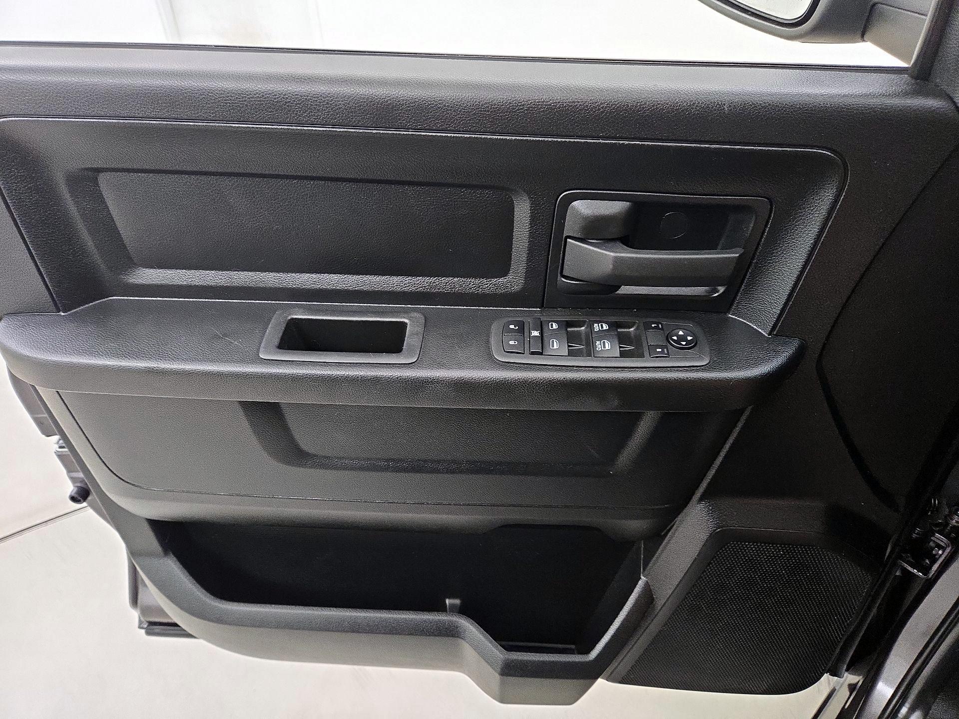 Thumbnail: 2021 RAM 1500 Classic - 12