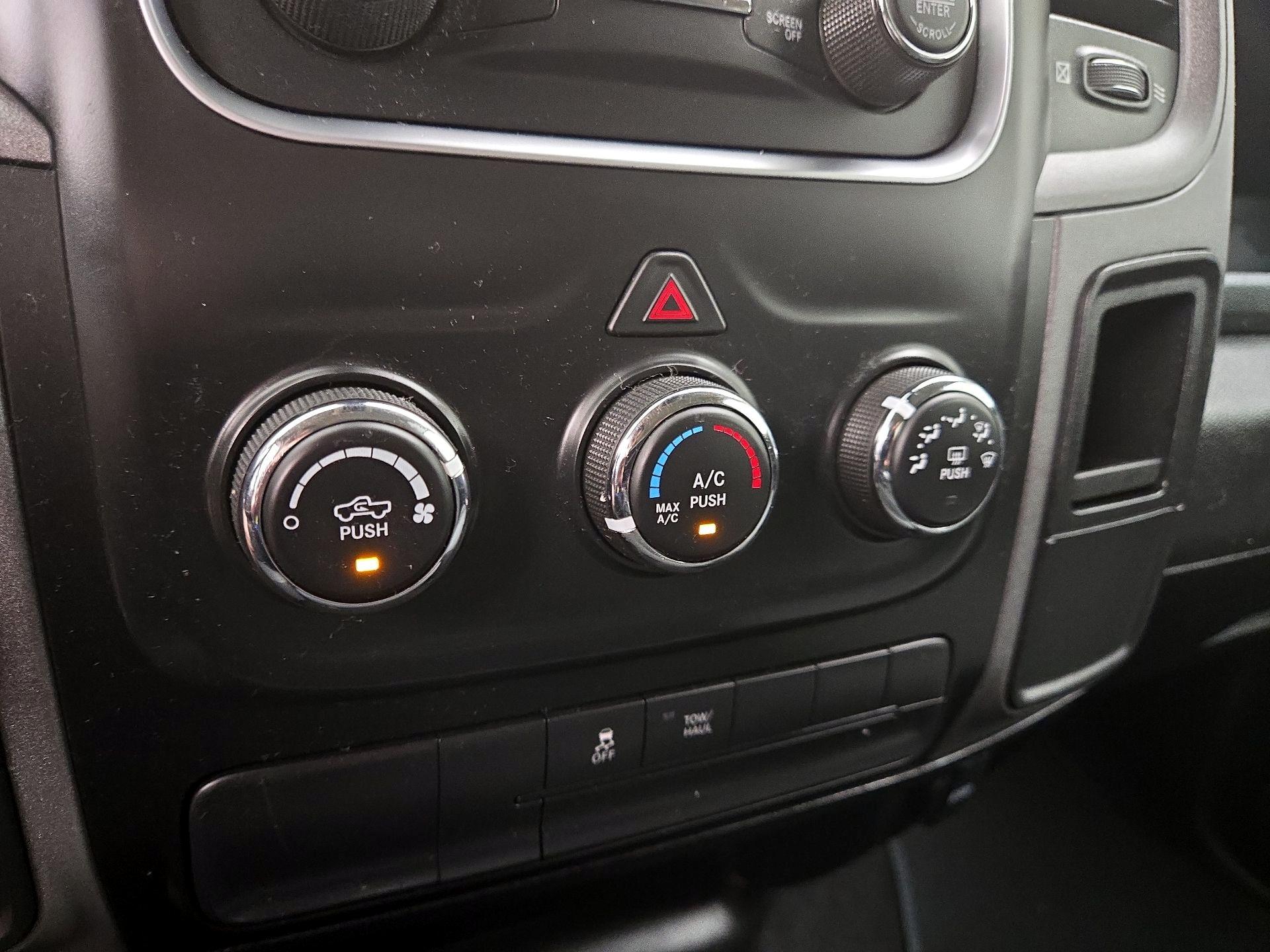 Thumbnail: 2021 RAM 1500 Classic - 16