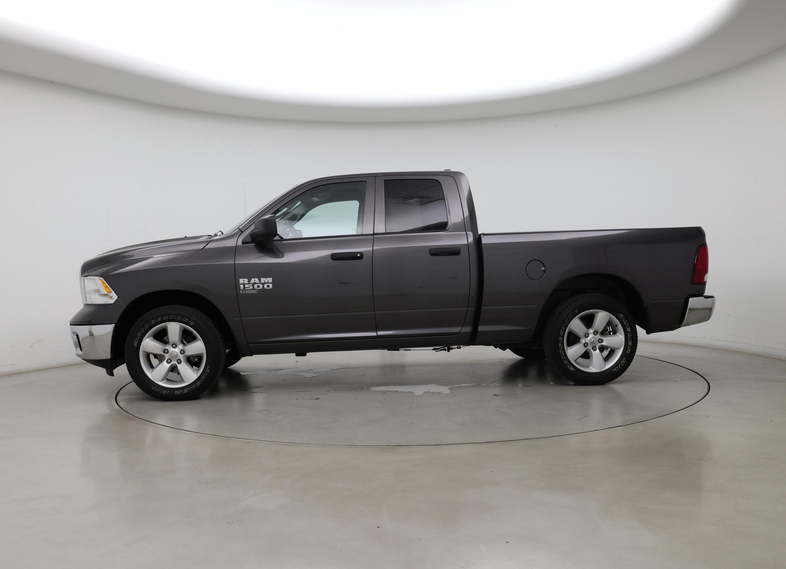 Thumbnail: 2021 RAM 1500 Classic - 3