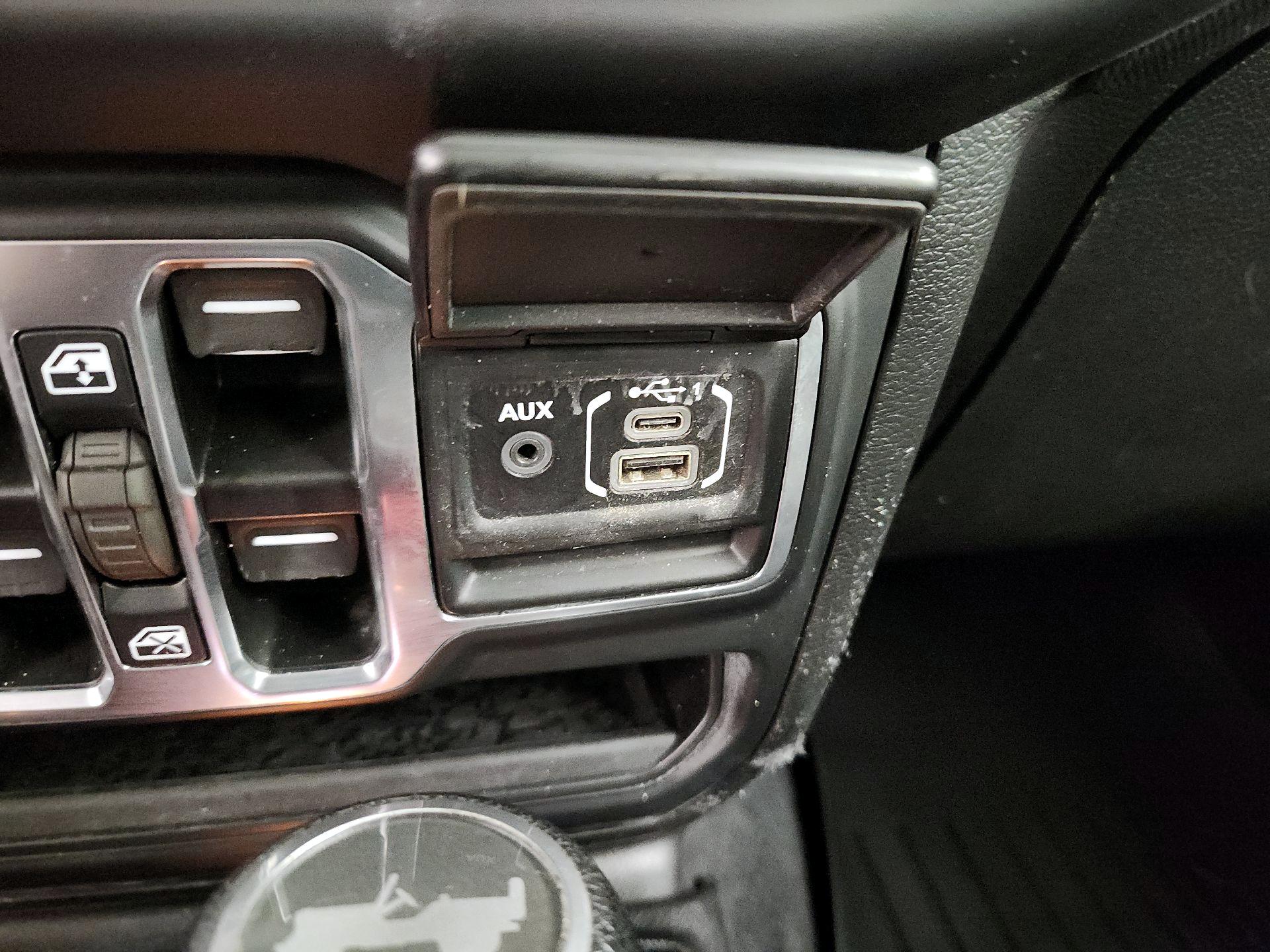 Thumbnail: 2021 Jeep Wrangler - 18
