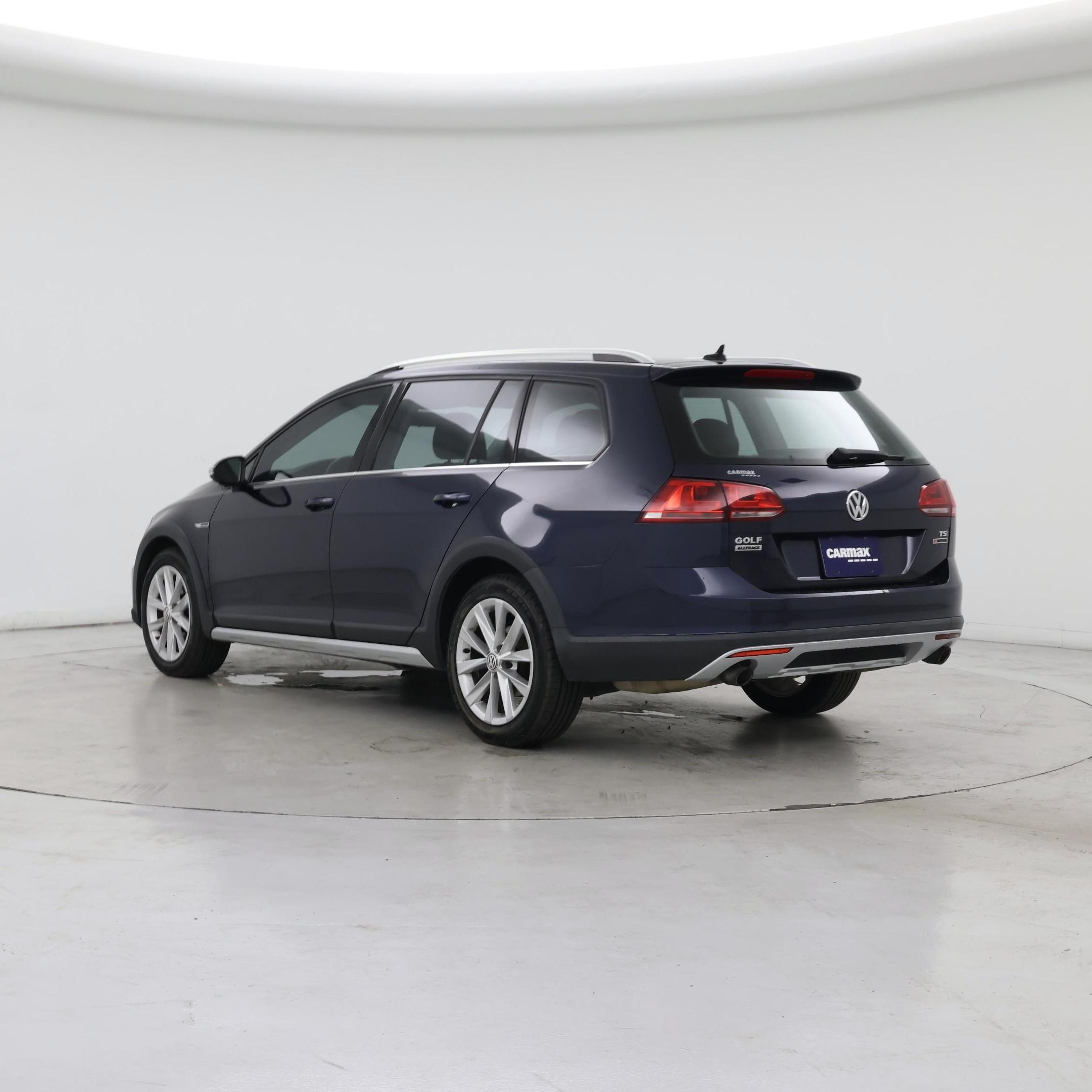 Thumbnail: 2017 Volkswagen Golf - 2