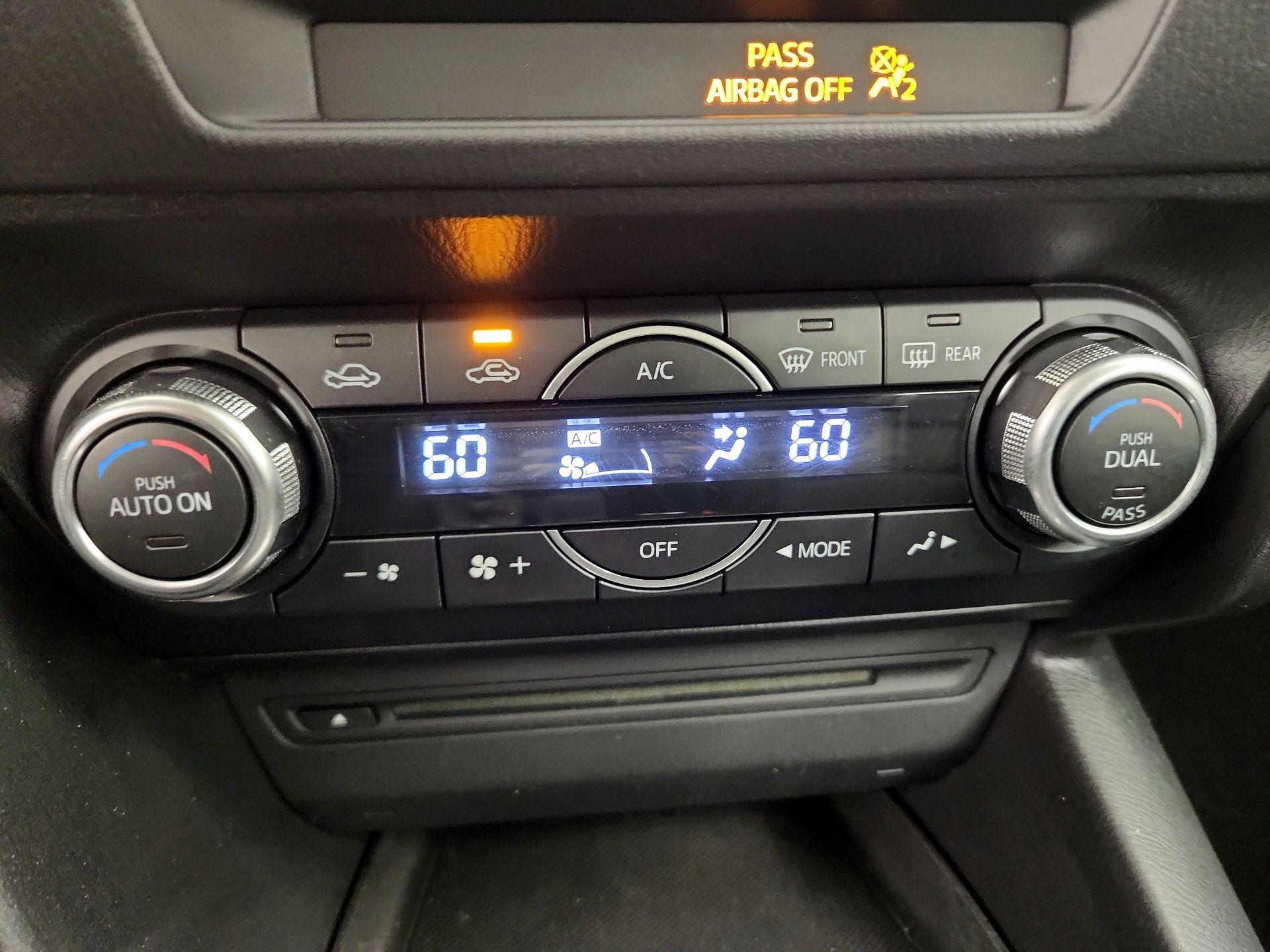 Thumbnail: 2014 Mazda Mazda3 - 17