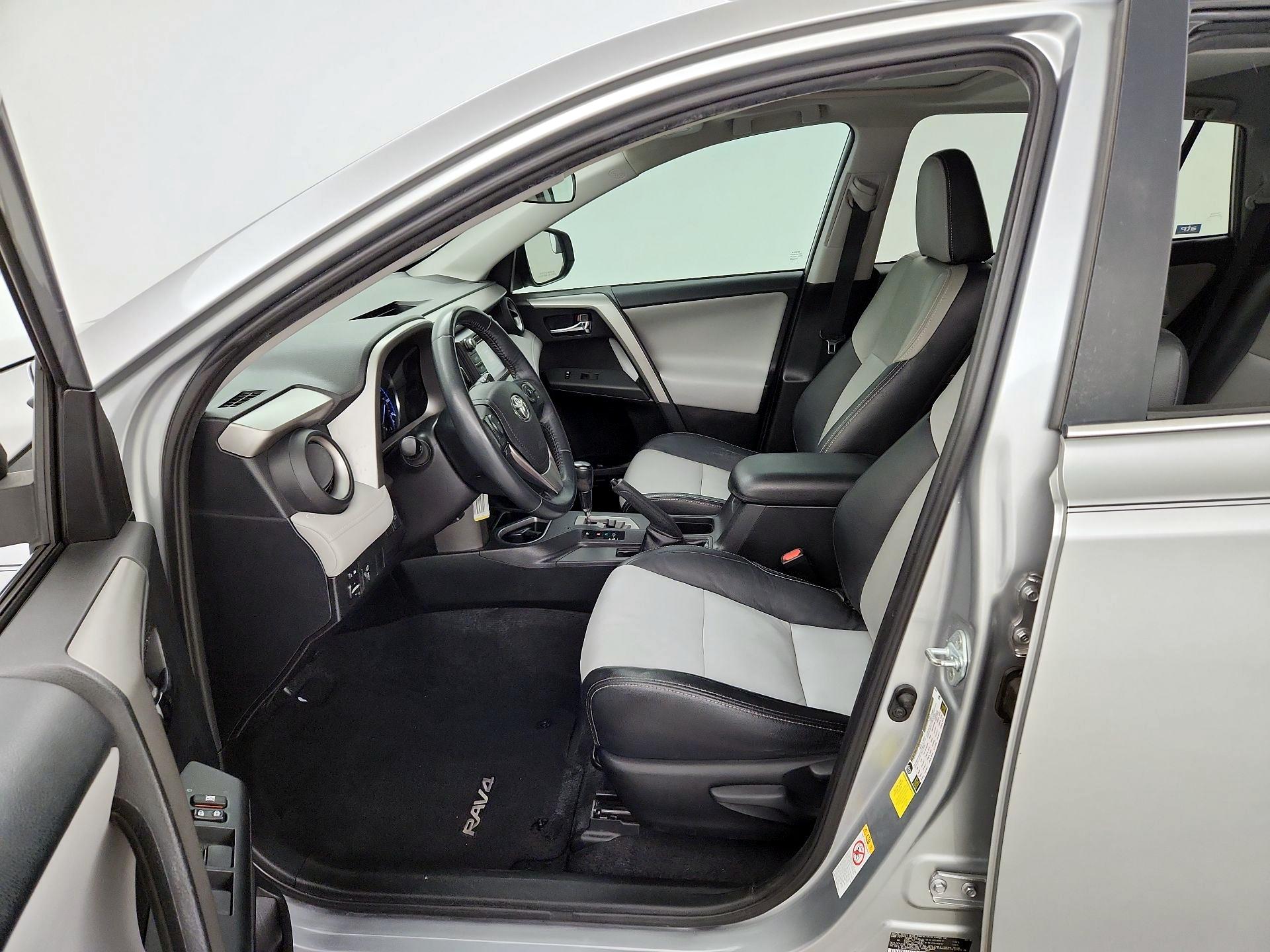 Thumbnail: 2016 Toyota RAV4 - 11