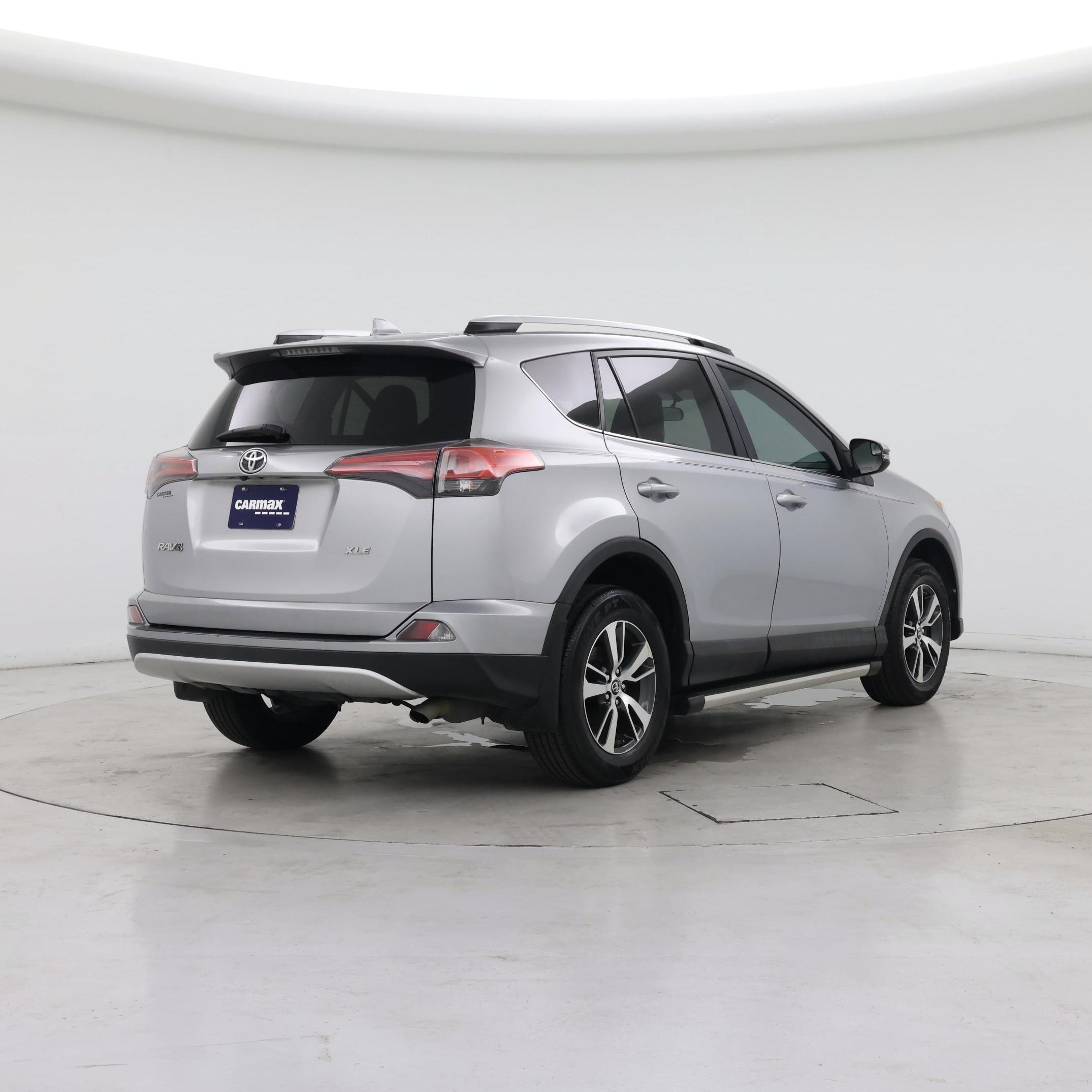 Thumbnail: 2016 Toyota RAV4 - 8