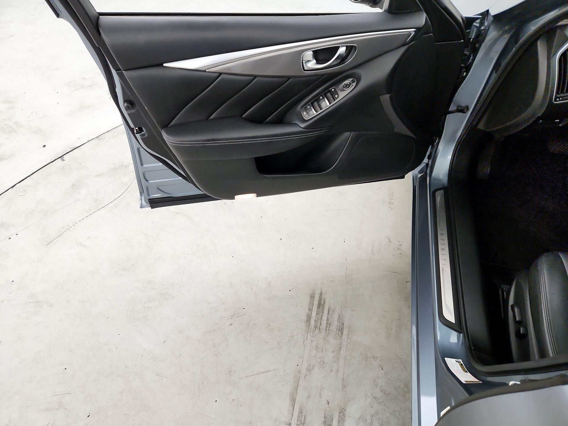 Thumbnail: 2017 INFINITI Q50 - 12
