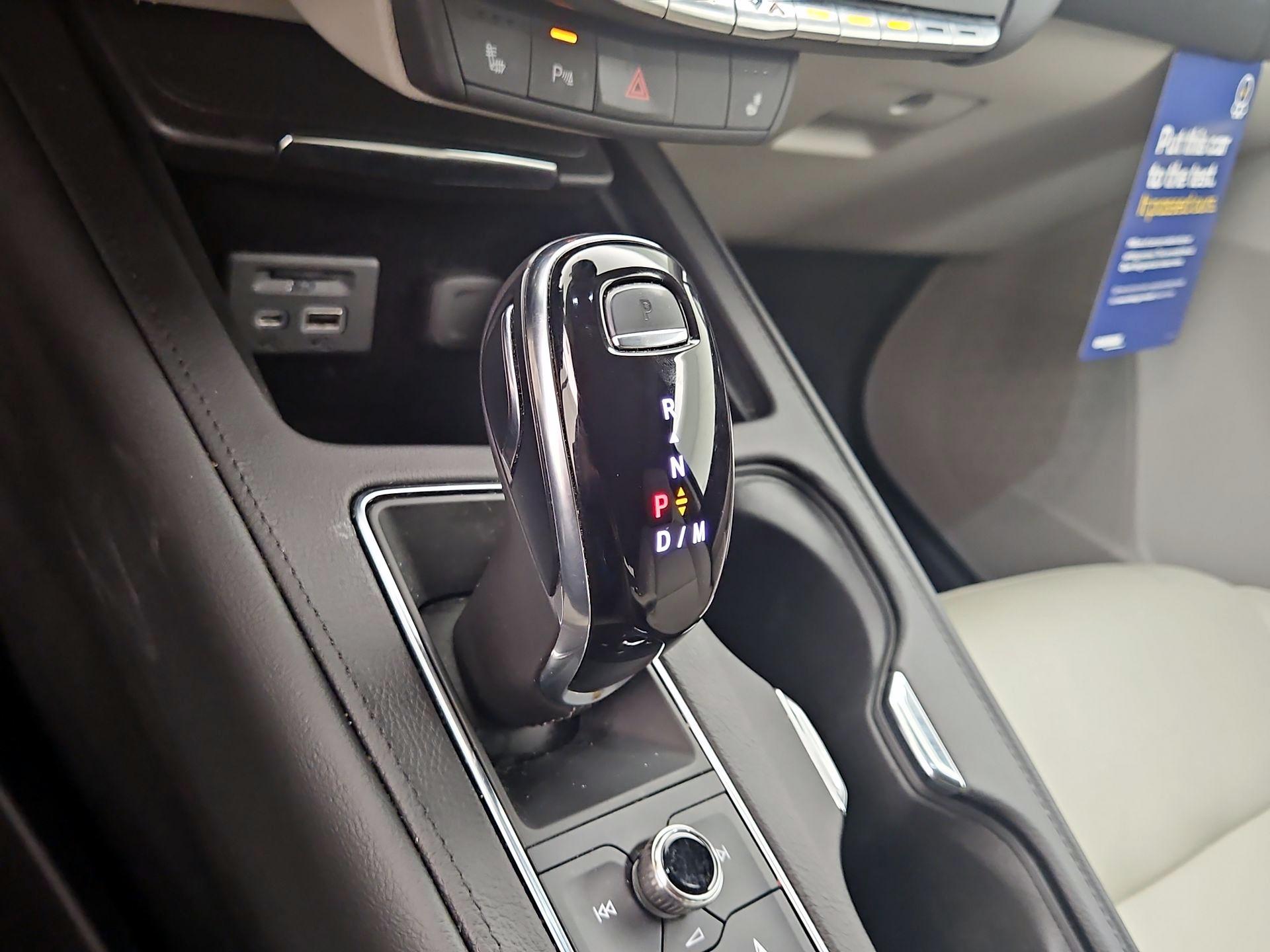 Thumbnail: 2023 Cadillac XT4 - 17