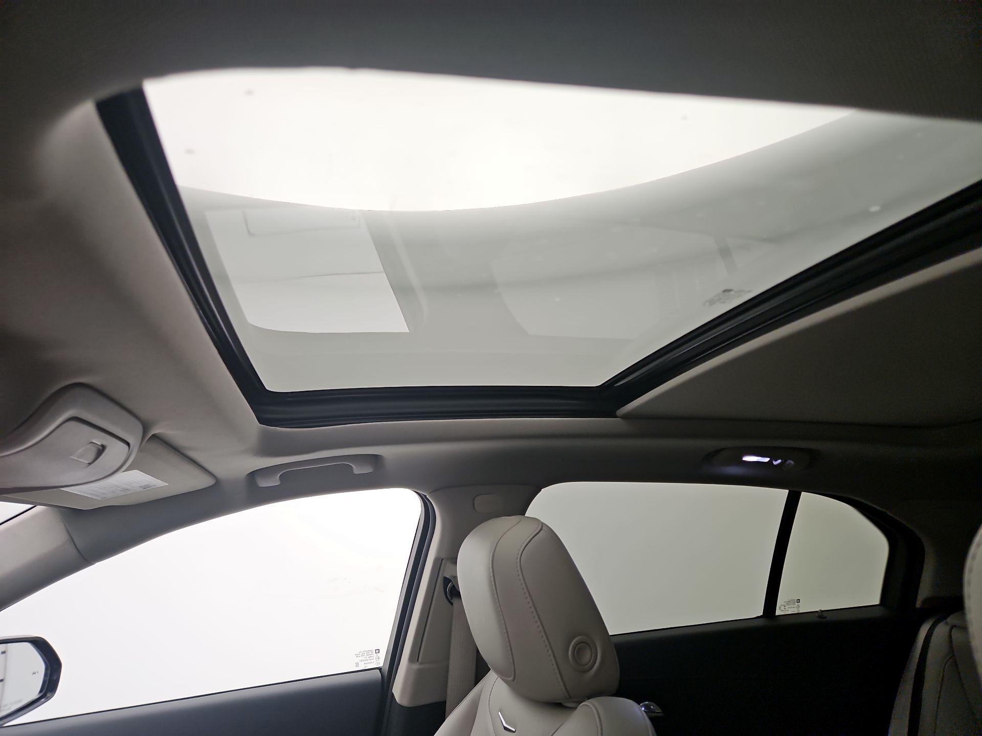 Thumbnail: 2023 Cadillac XT4 - 19