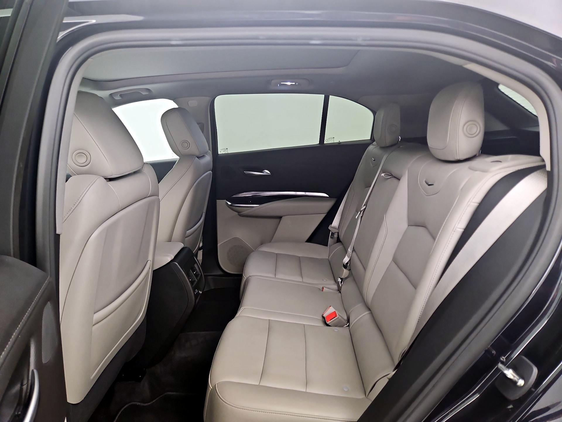 Thumbnail: 2023 Cadillac XT4 - 20