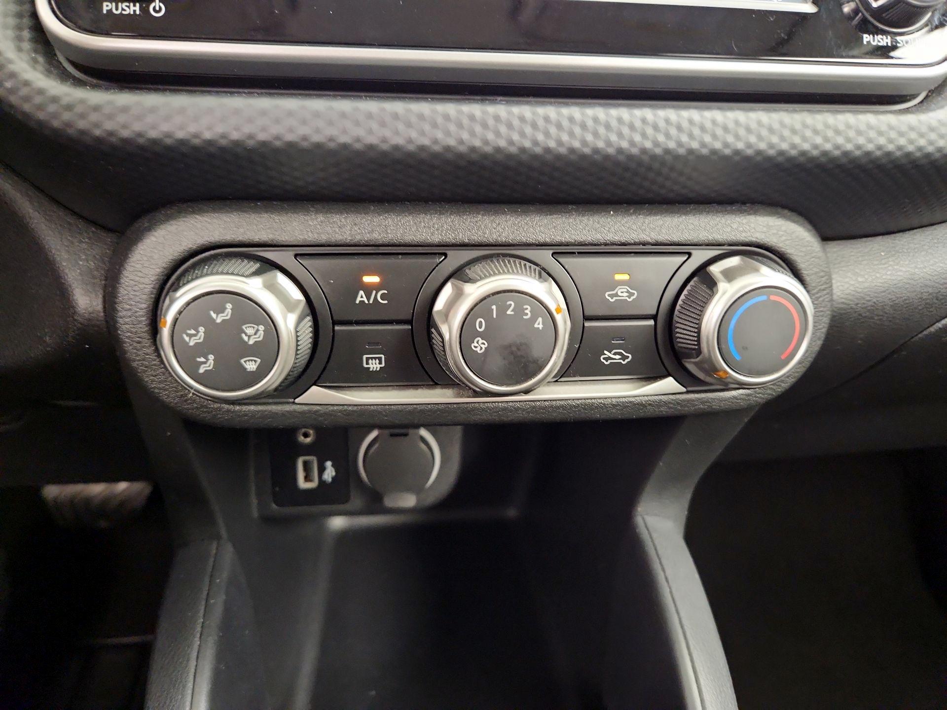 Thumbnail: 2021 Nissan Kicks - 16