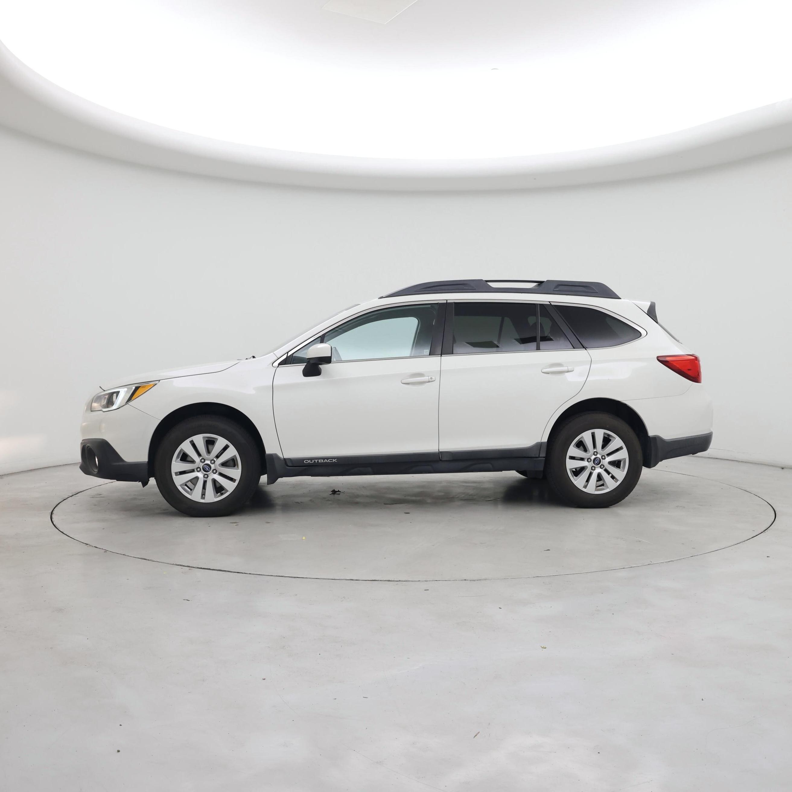 Thumbnail: 2015 Subaru Outback - 3