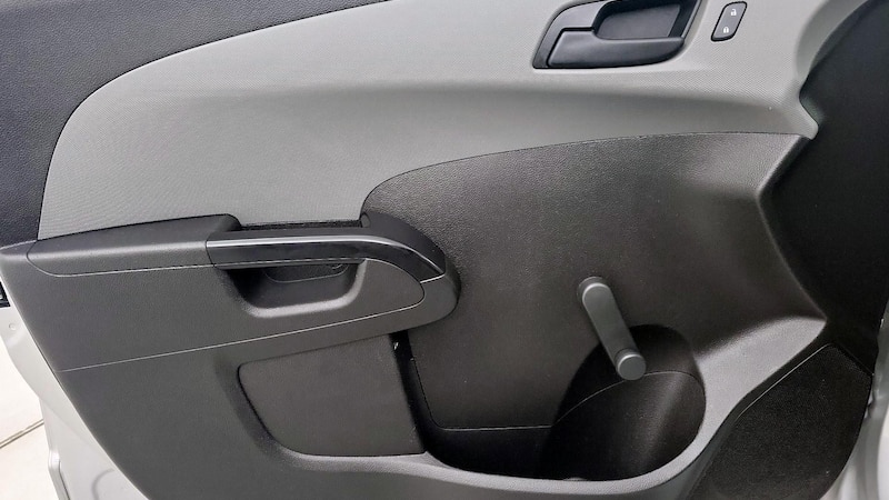 2020 Chevrolet Sonic LT 12