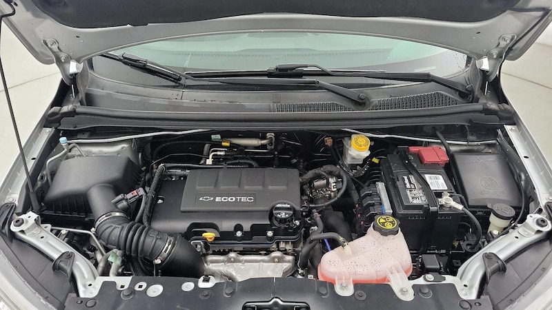 2020 Chevrolet Sonic LT 21