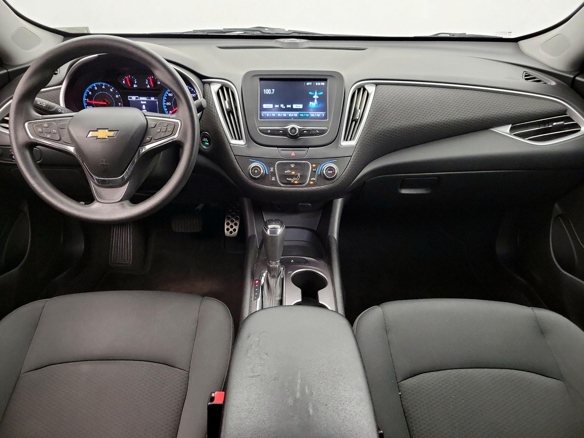 Thumbnail: 2017 Chevrolet Malibu - 9