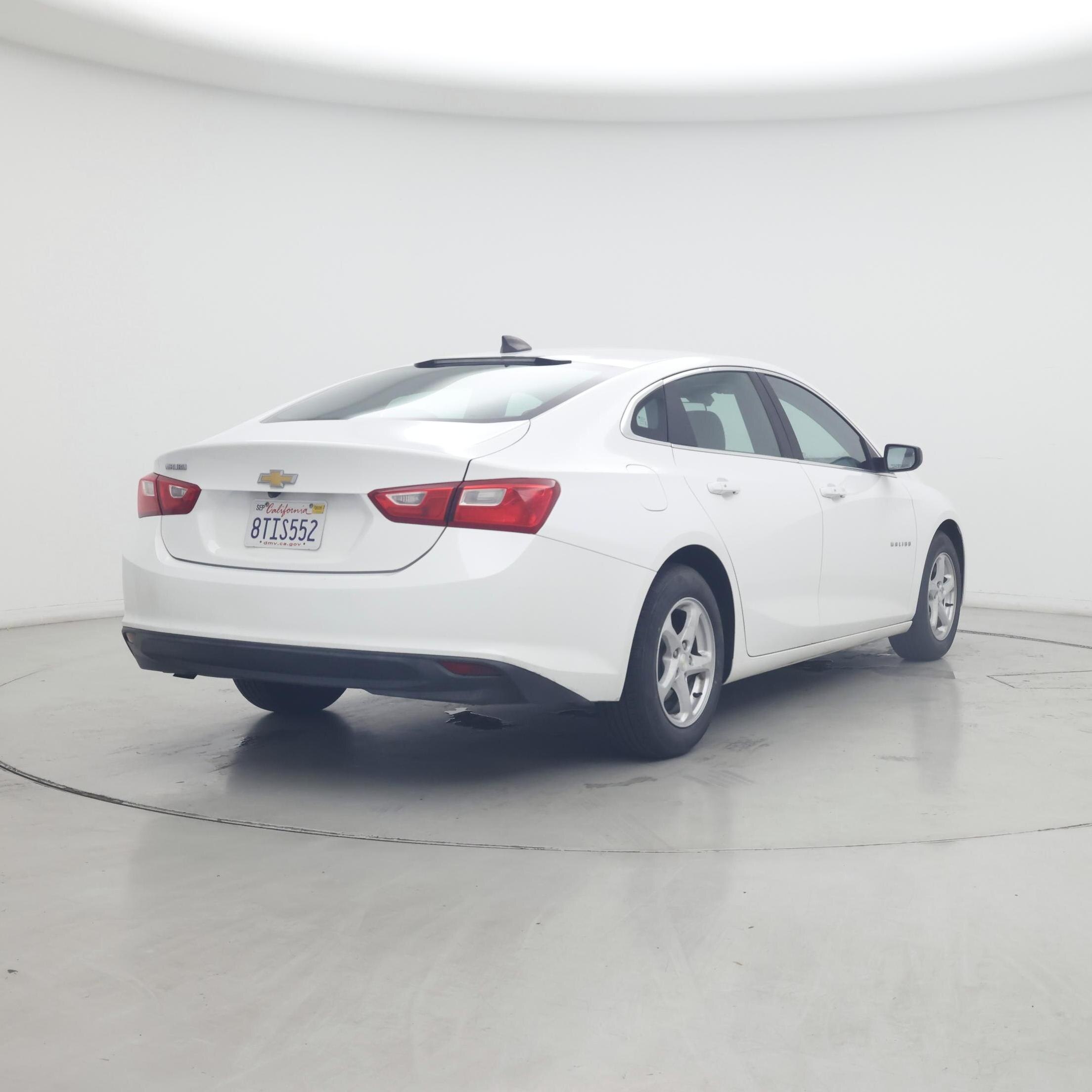 Thumbnail: 2017 Chevrolet Malibu - 8