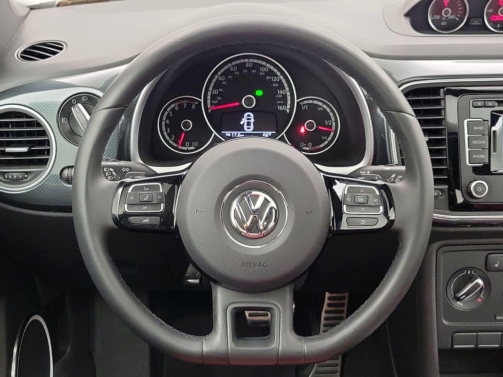 Thumbnail: 2013 Volkswagen Beetle - 10