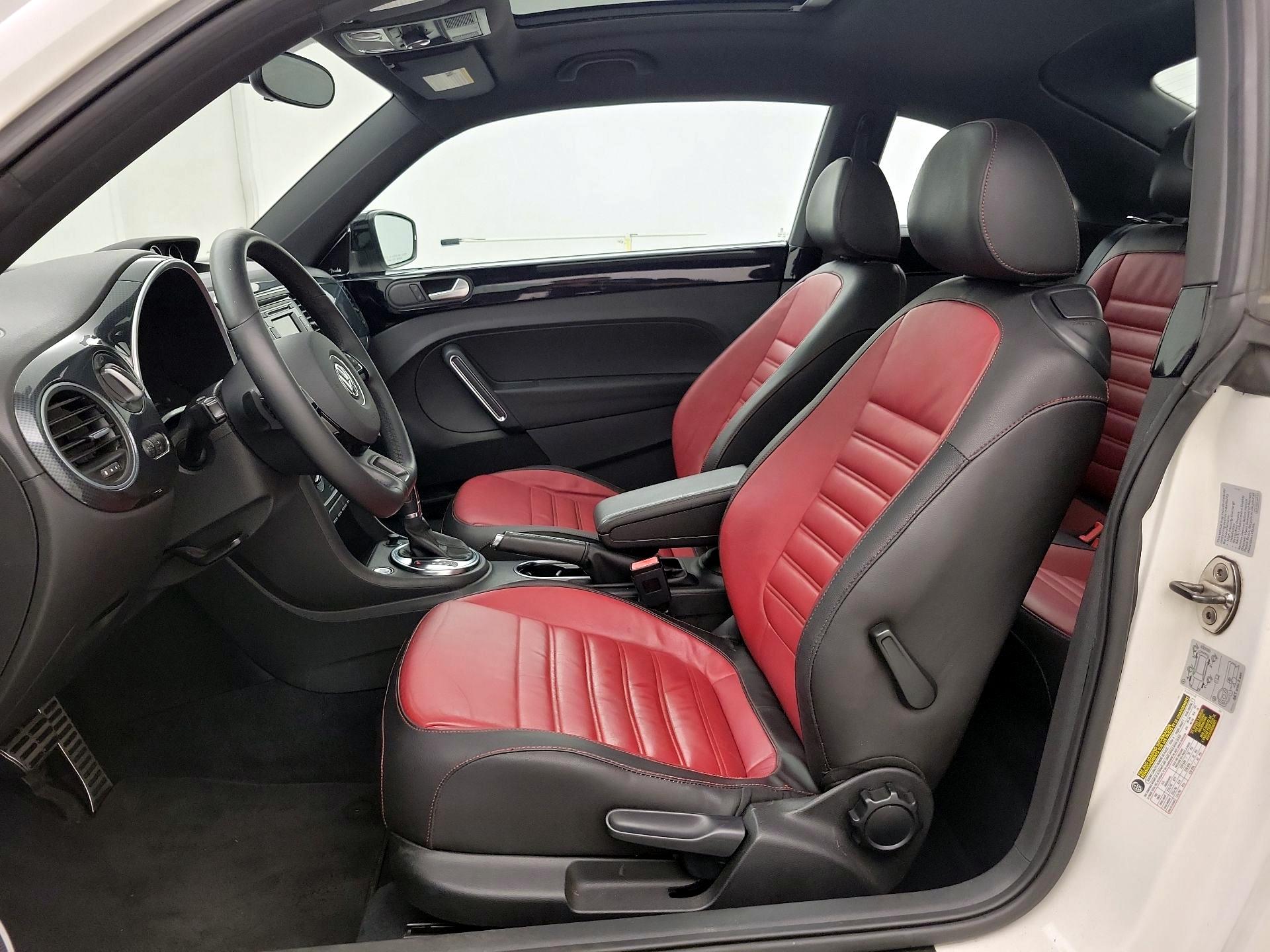 Thumbnail: 2013 Volkswagen Beetle - 11