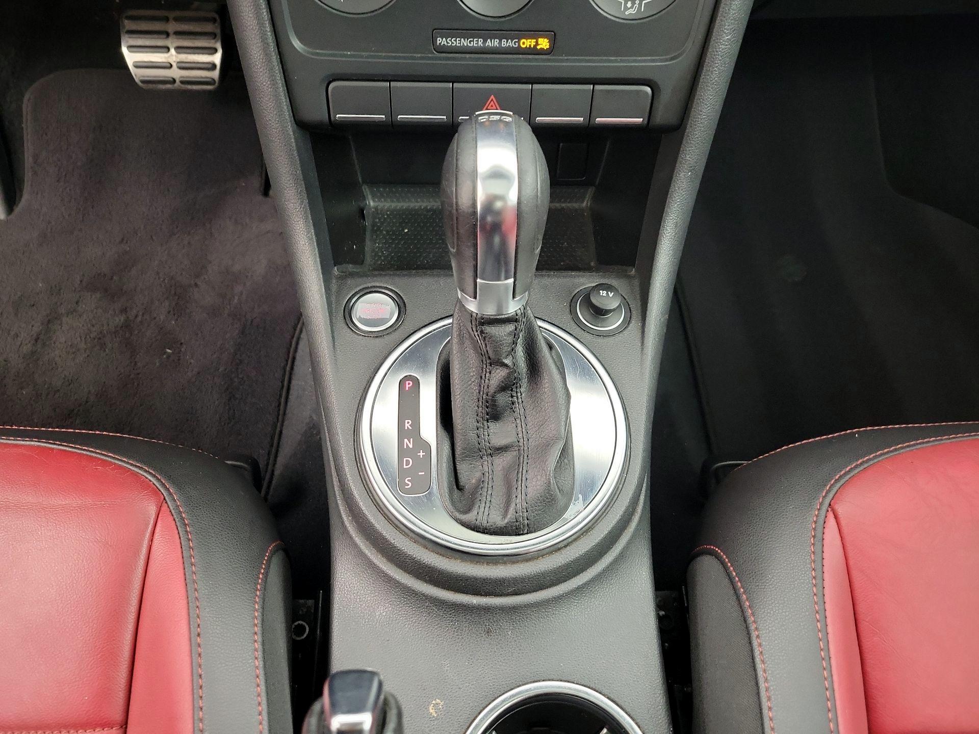 Thumbnail: 2013 Volkswagen Beetle - 17