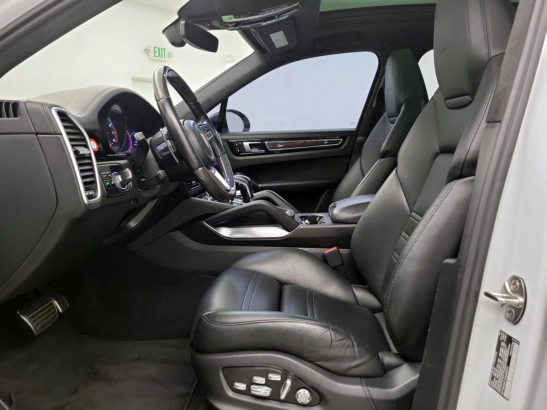Thumbnail: 2020 Porsche Cayenne - 11