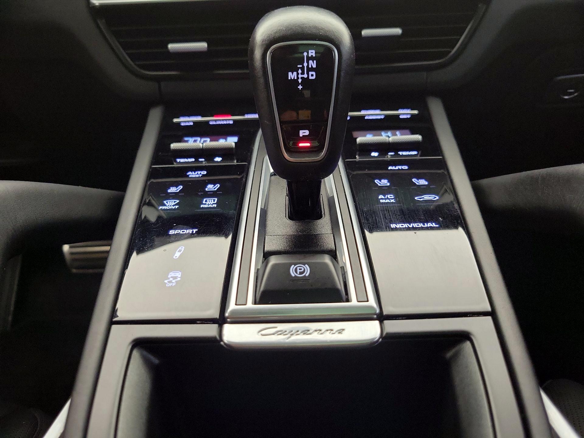 Thumbnail: 2020 Porsche Cayenne - 18