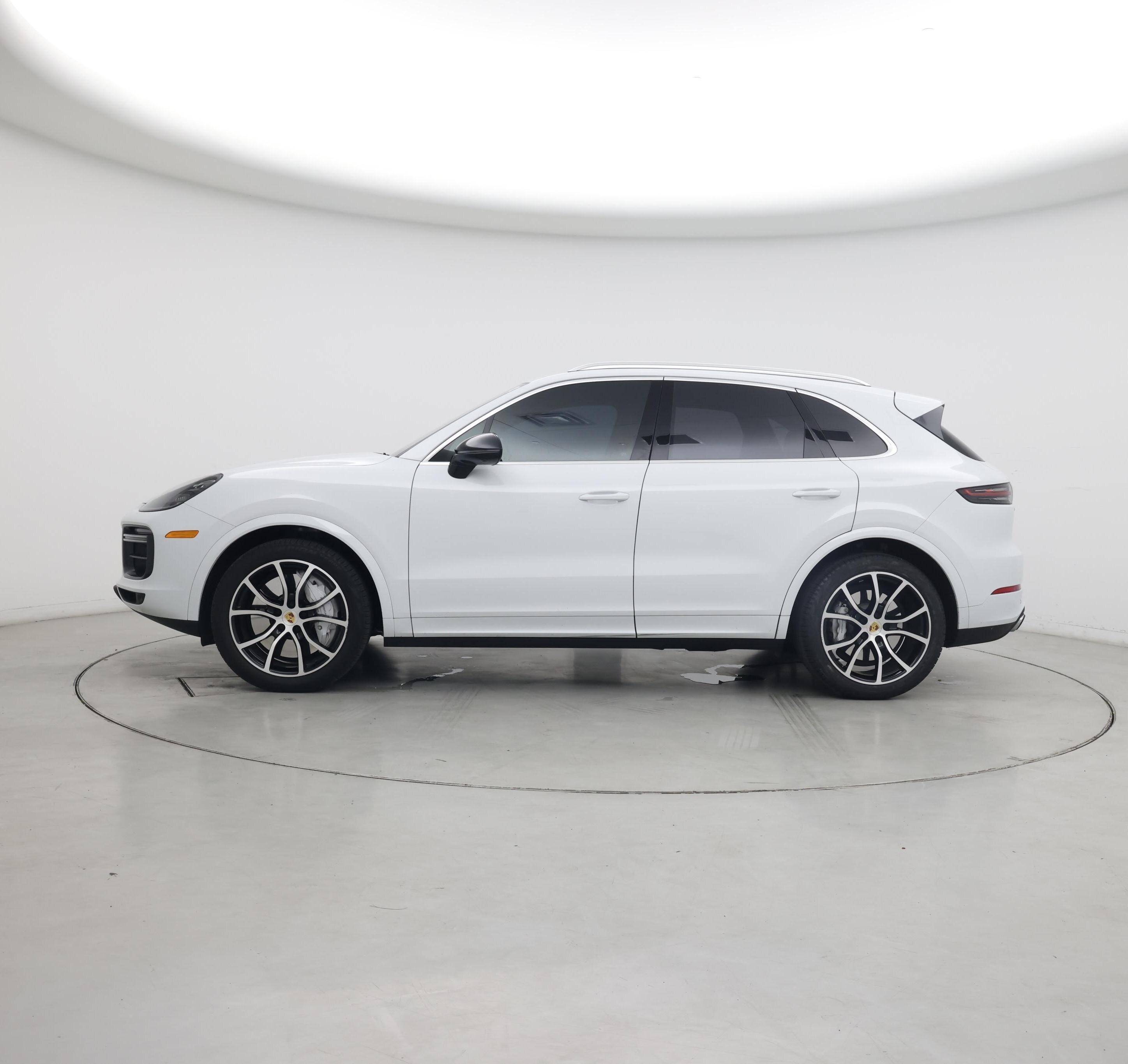 Thumbnail: 2020 Porsche Cayenne - 3