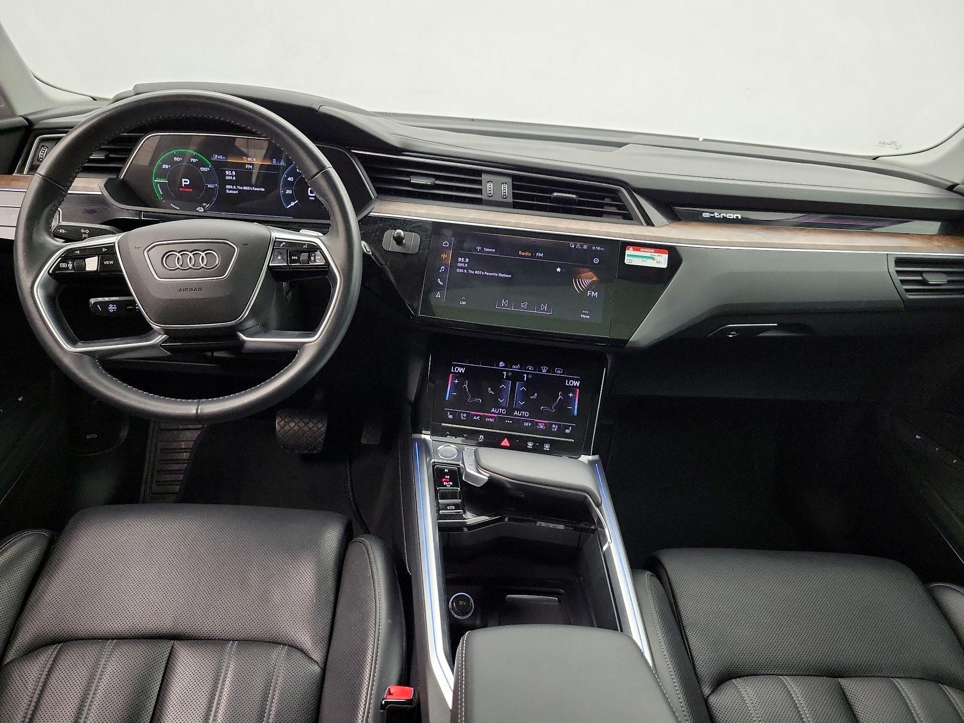 Thumbnail: 2019 Audi e-tron - 9
