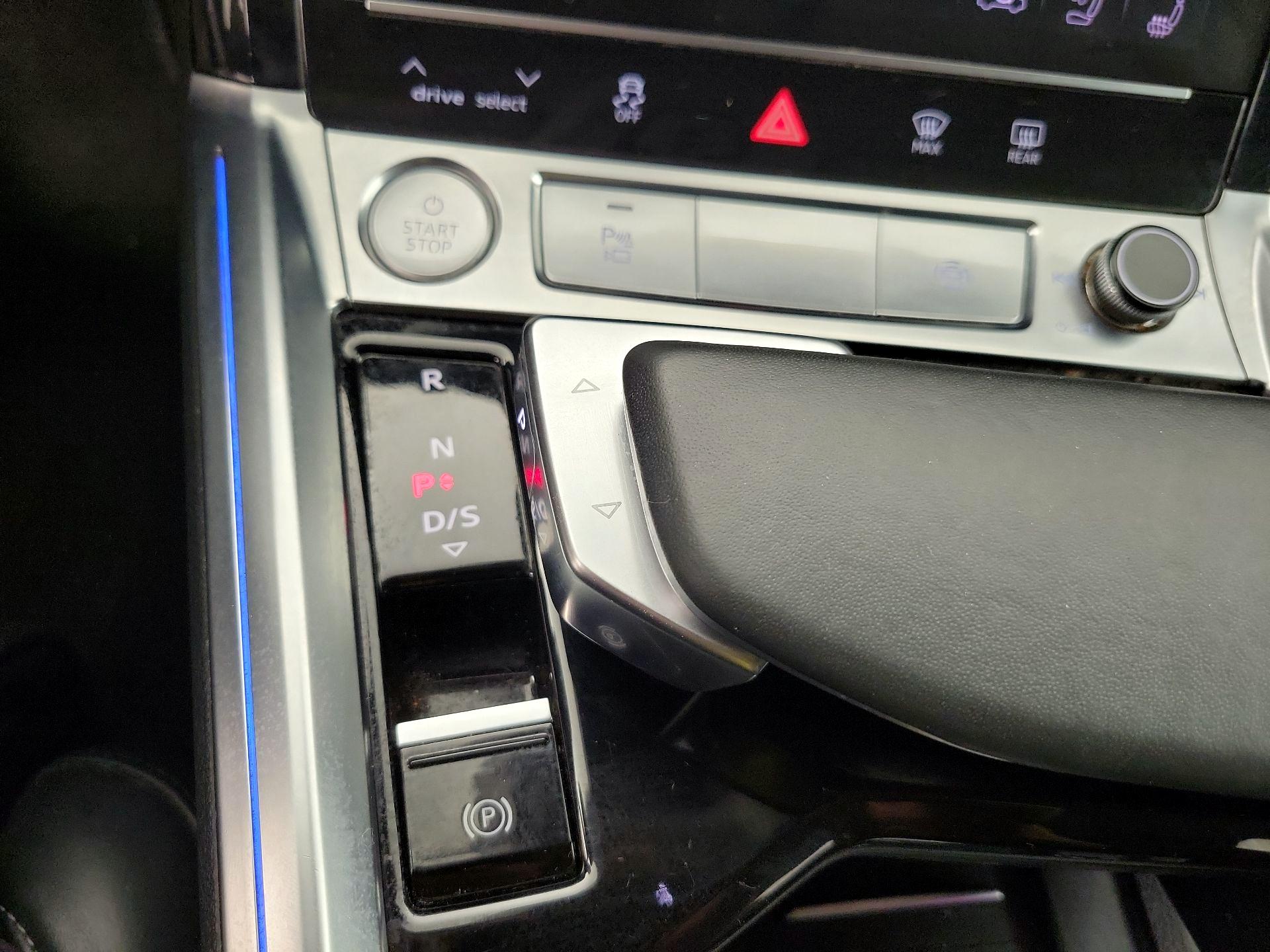 Thumbnail: 2019 Audi e-tron - 17