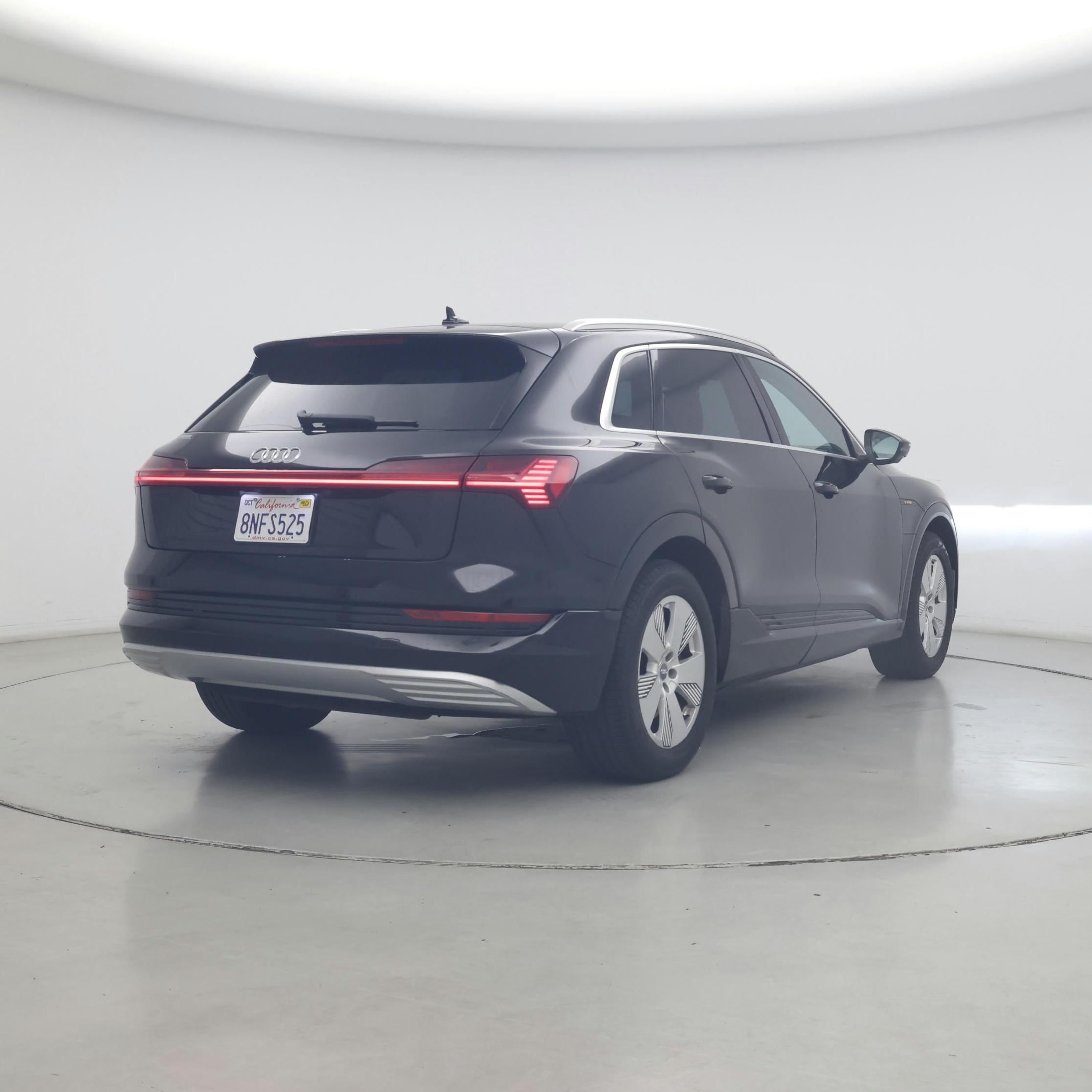 Thumbnail: 2019 Audi e-tron - 8