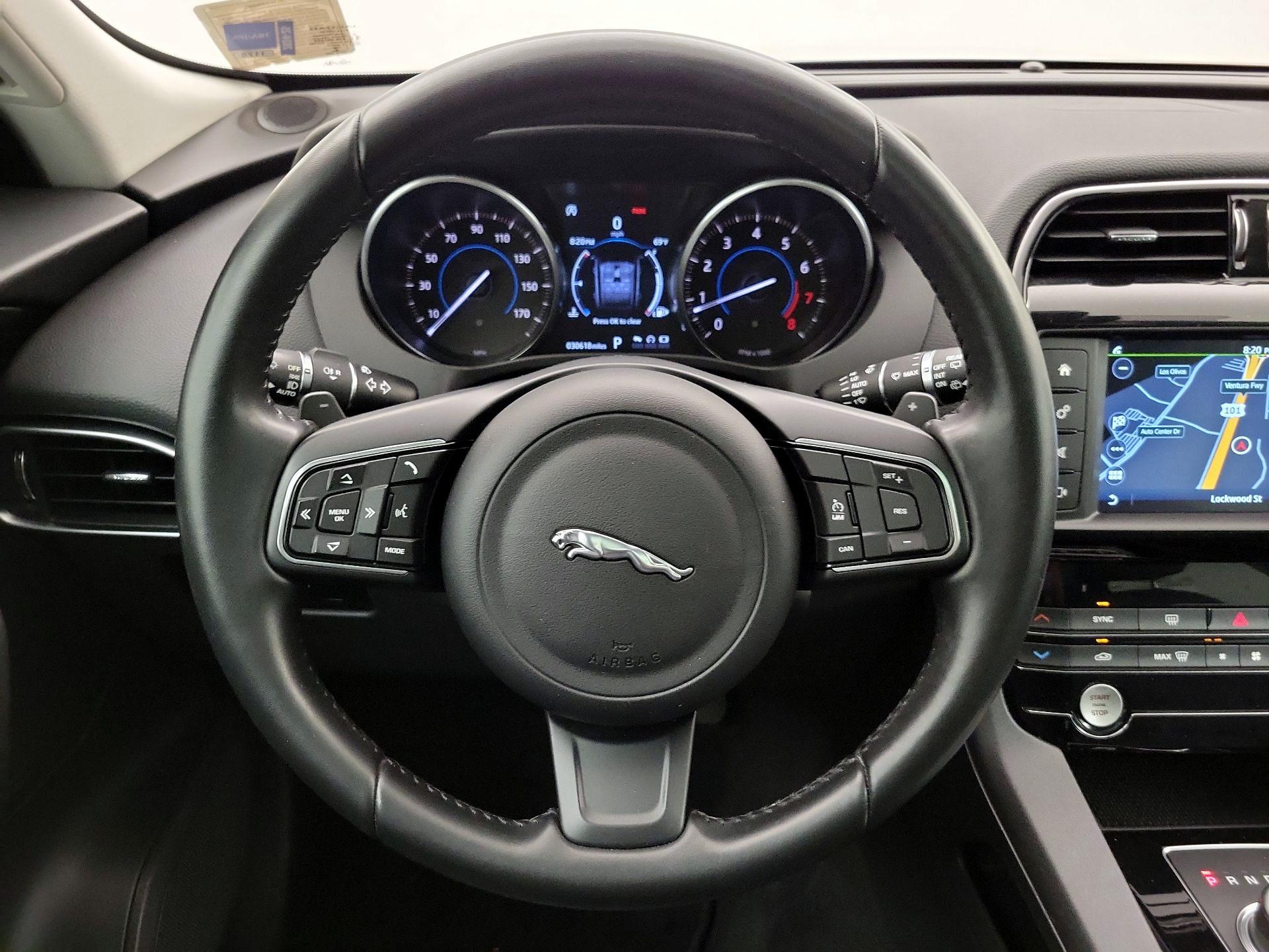 Thumbnail: 2018 Jaguar F-Pace - 10